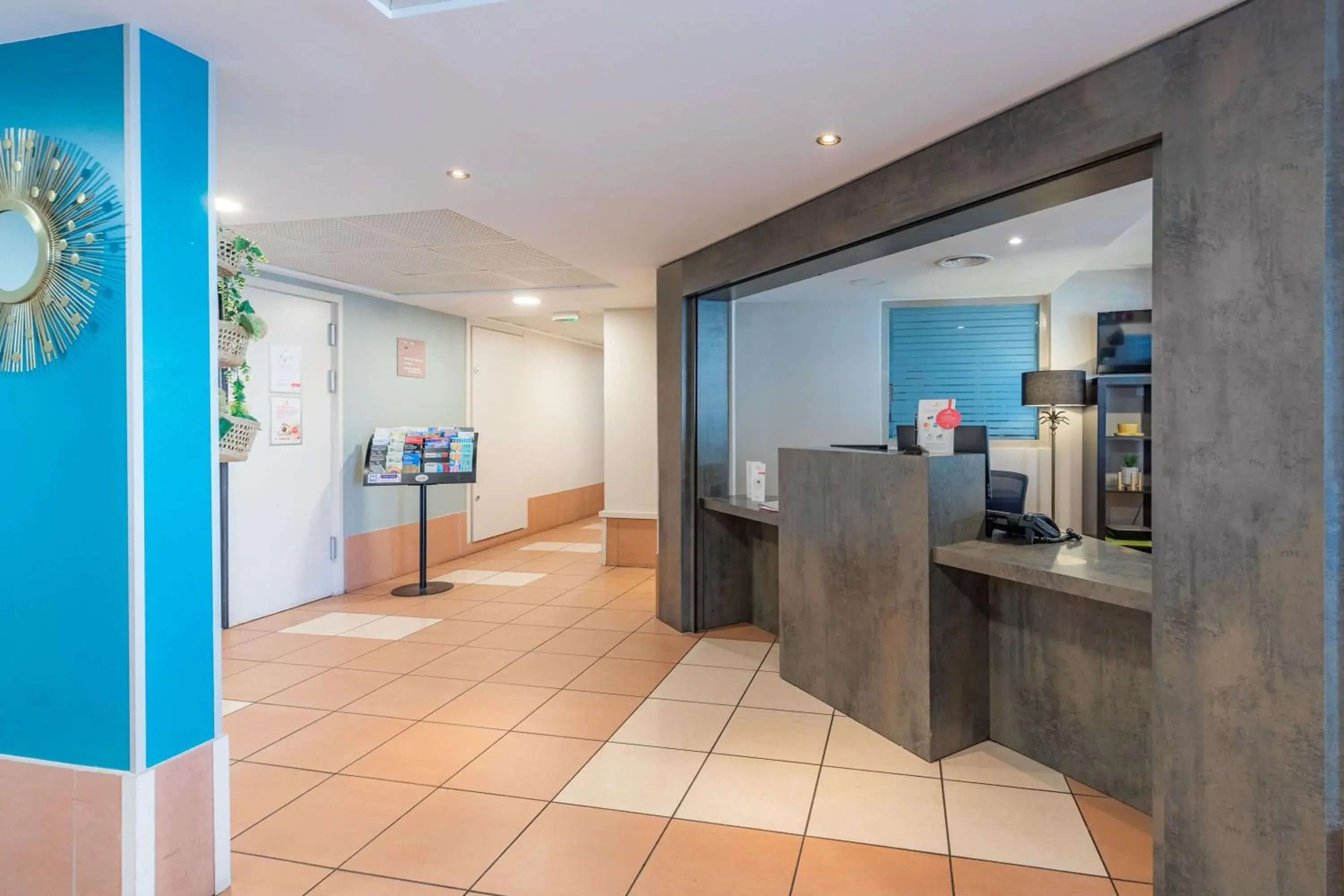 Lobby or reception, Bathroom in Appart'City Confort La Ciotat - Cote Port