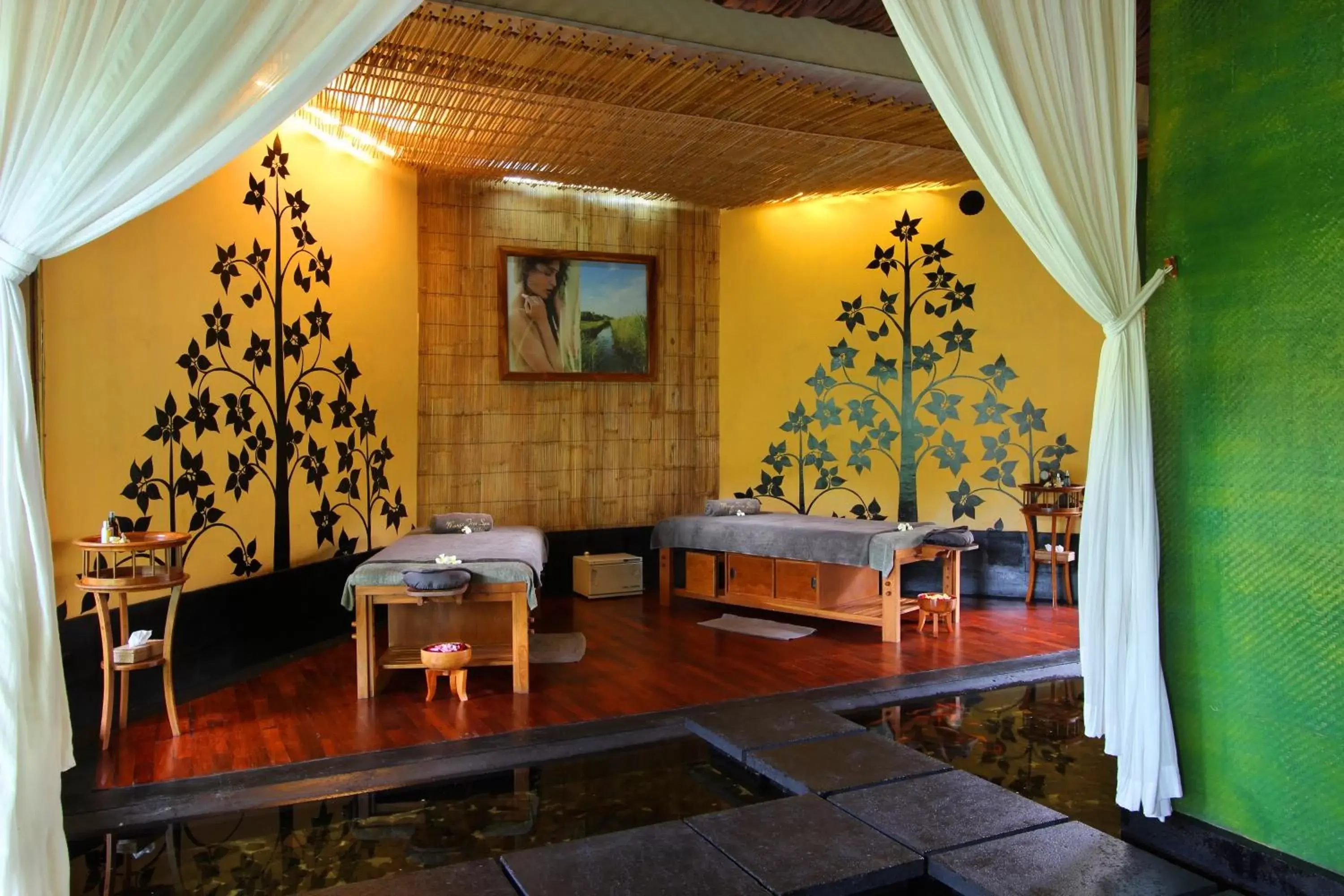 Spa and wellness centre/facilities, Seating Area in Kupu Kupu Barong Villas and Tree Spa by L’OCCITANE
