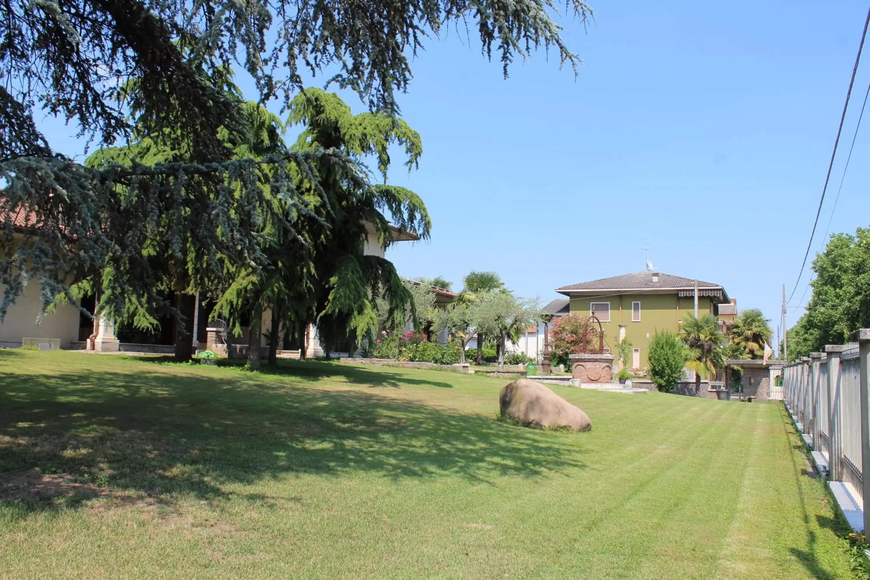 Garden, Property Building in B&B Villa Verona Bike