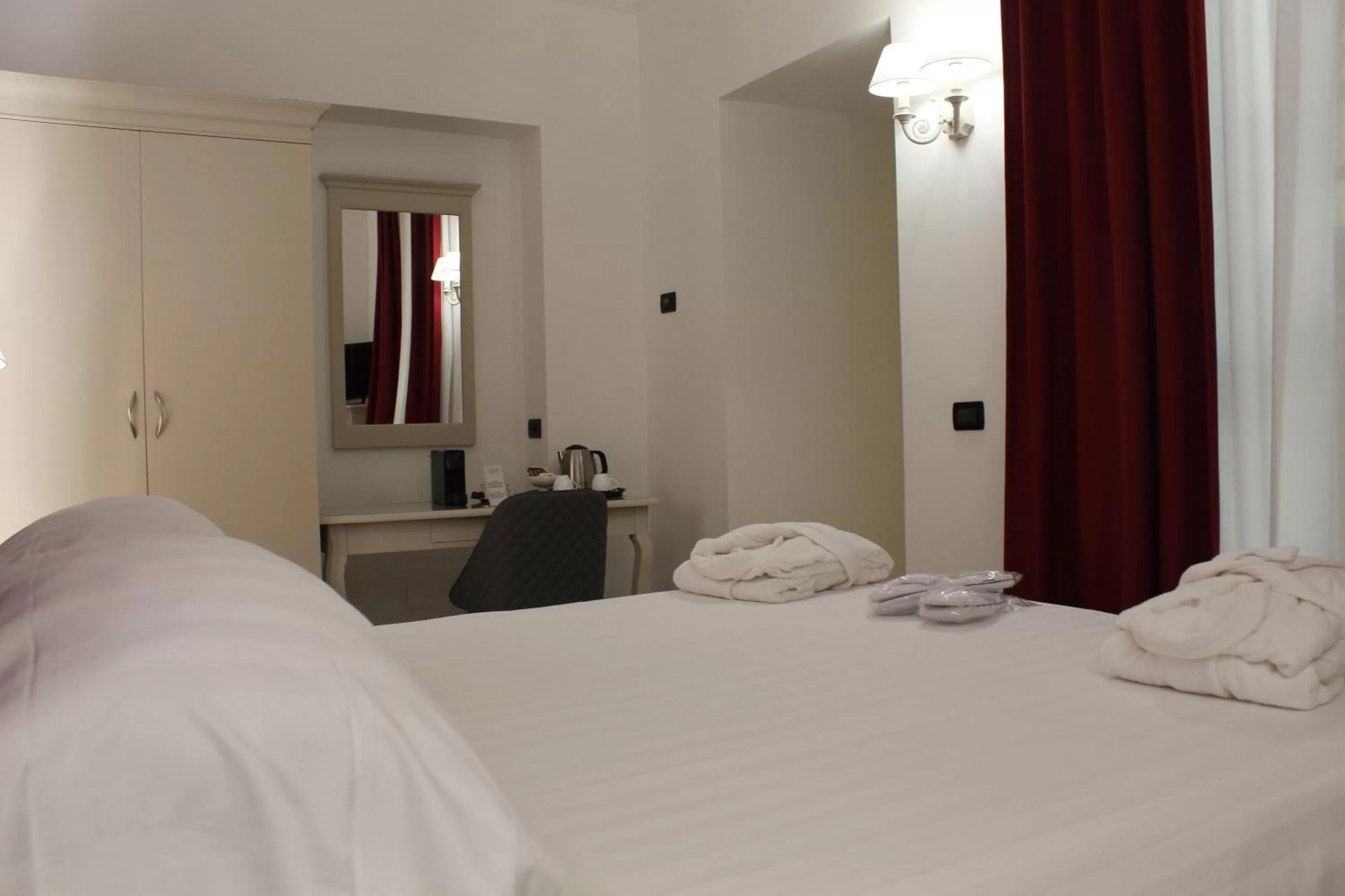 Bed in BB Hotels Smarthotel Bailey's