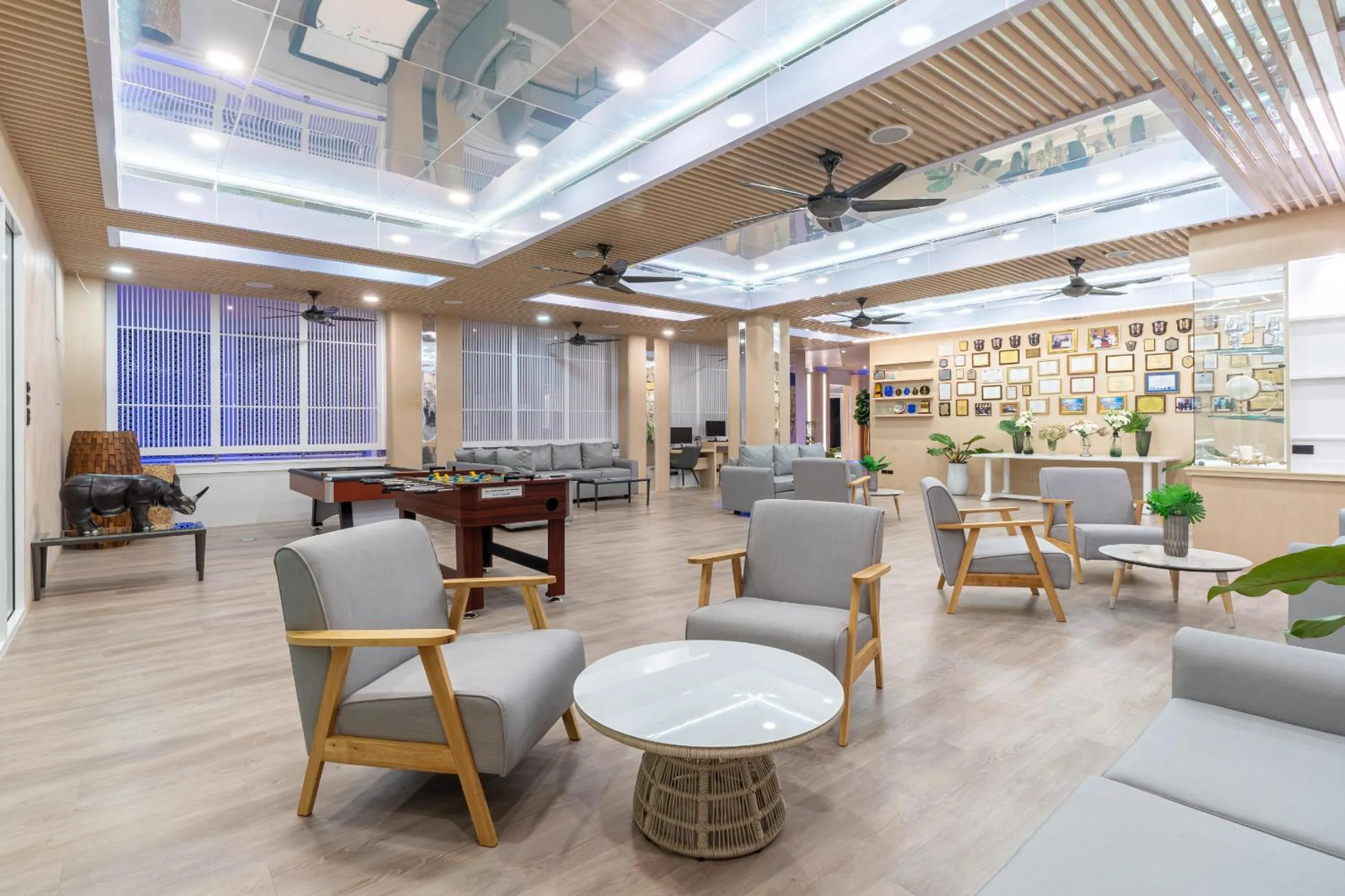 Lounge or bar in NH Boat Lagoon Phuket Resort