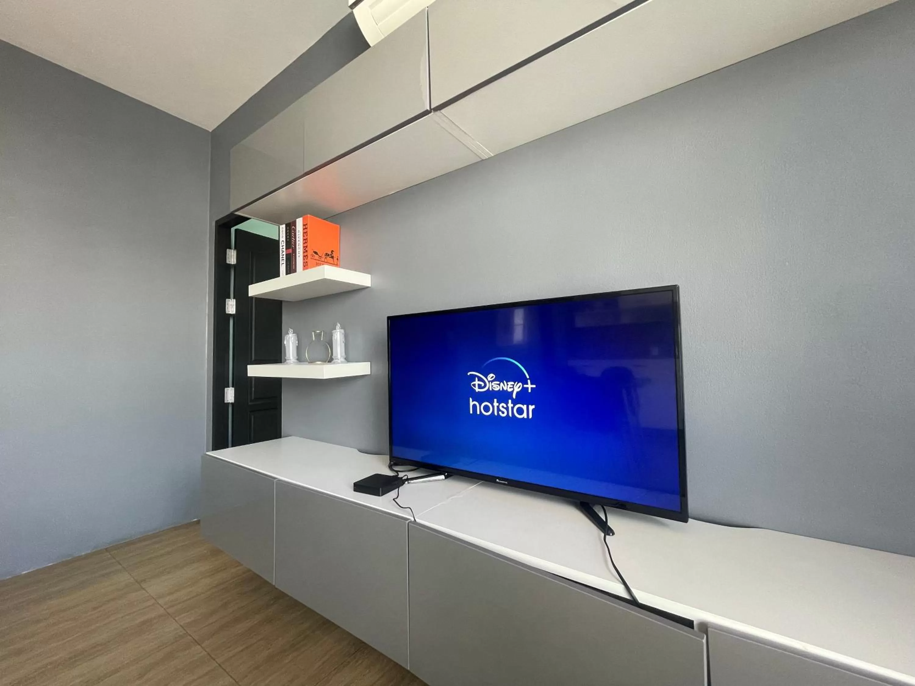 TV and multimedia, TV/Entertainment Center in THAI HOTEL CHIANGMAI