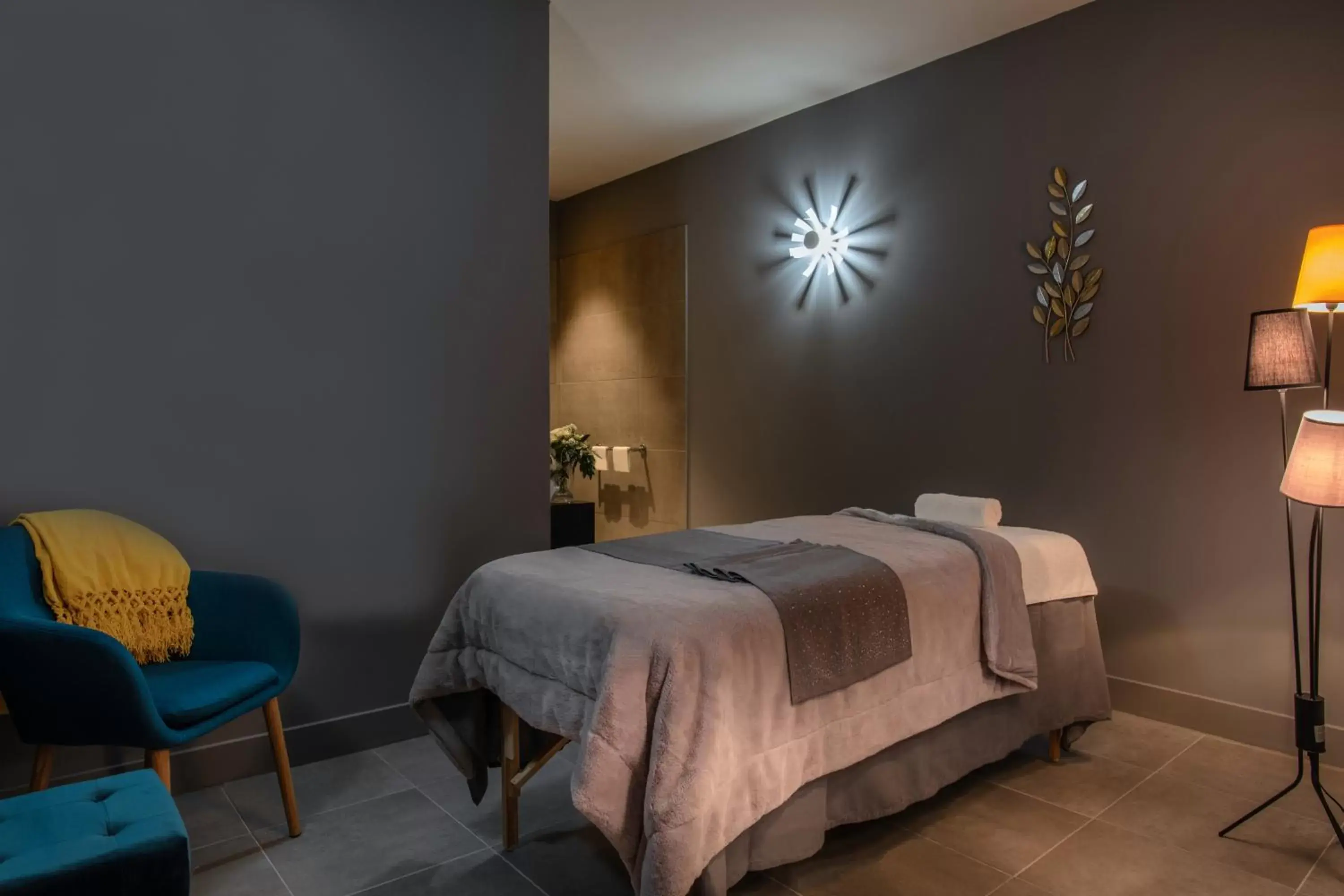 Massage, Bed in Hotel du Roi & Spa by SOWELL COLLECTION