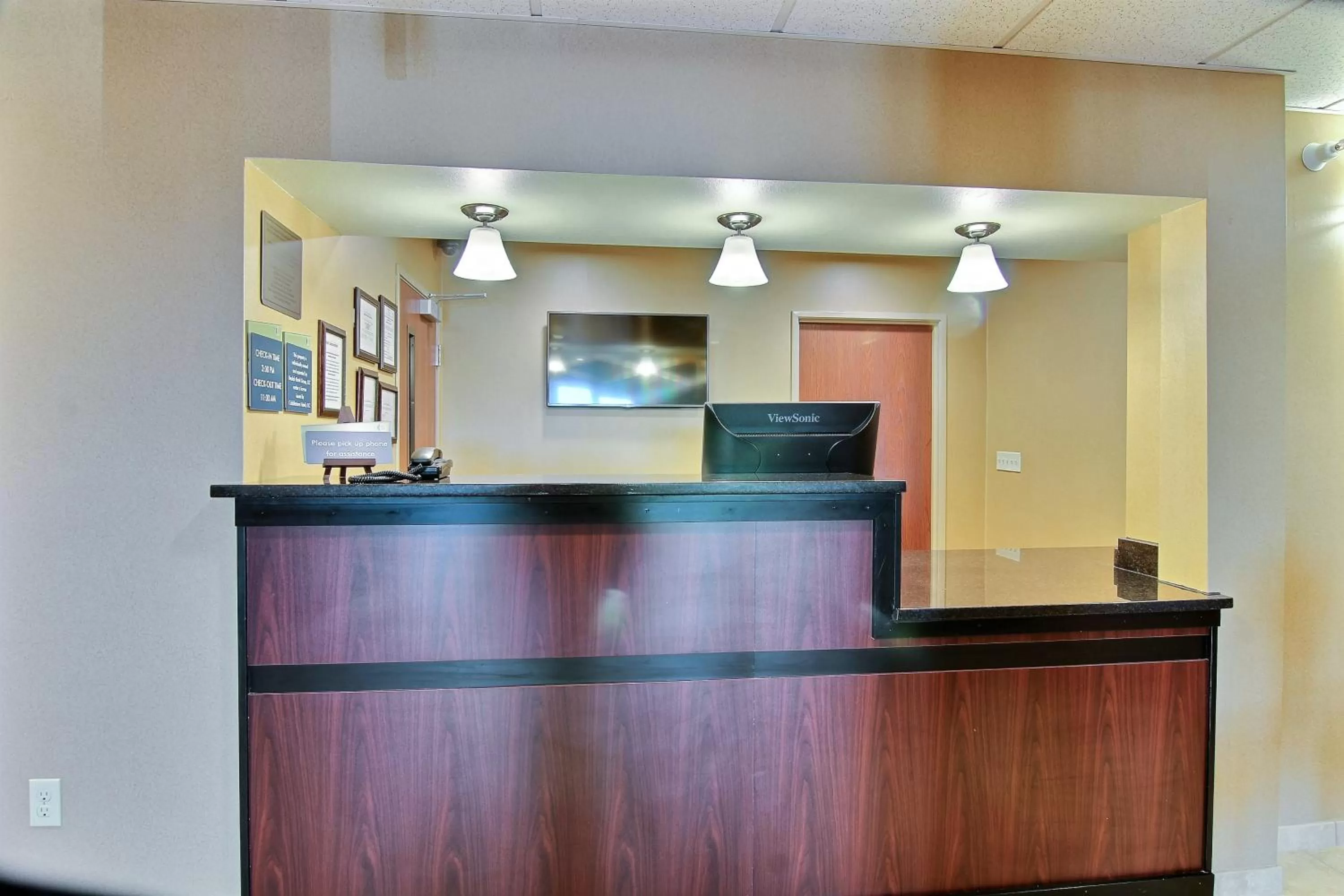 Lobby or reception in Cobblestone Hotel & Suites - McCook