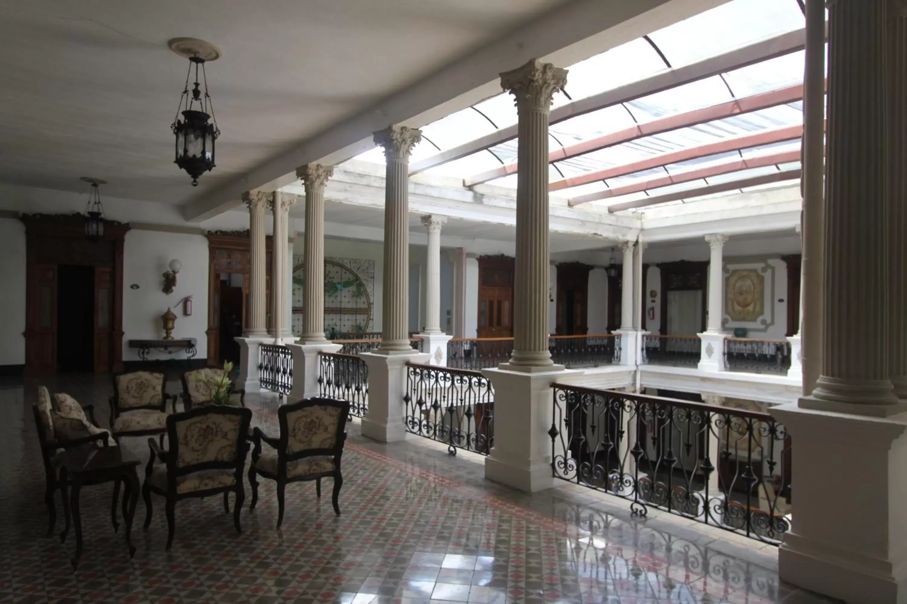 Restaurant/places to eat in El Gran Hotel