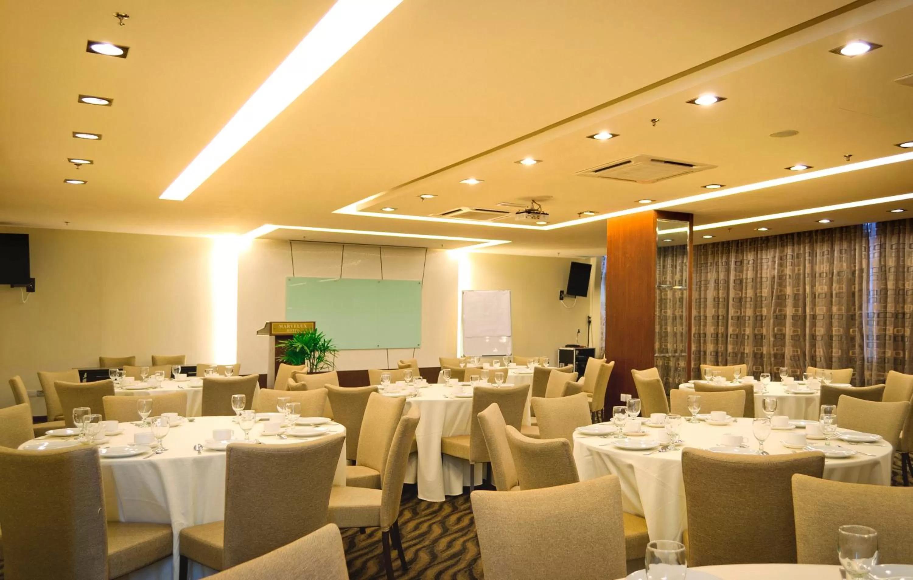 Banquet/Function facilities in Marvelux Hotel
