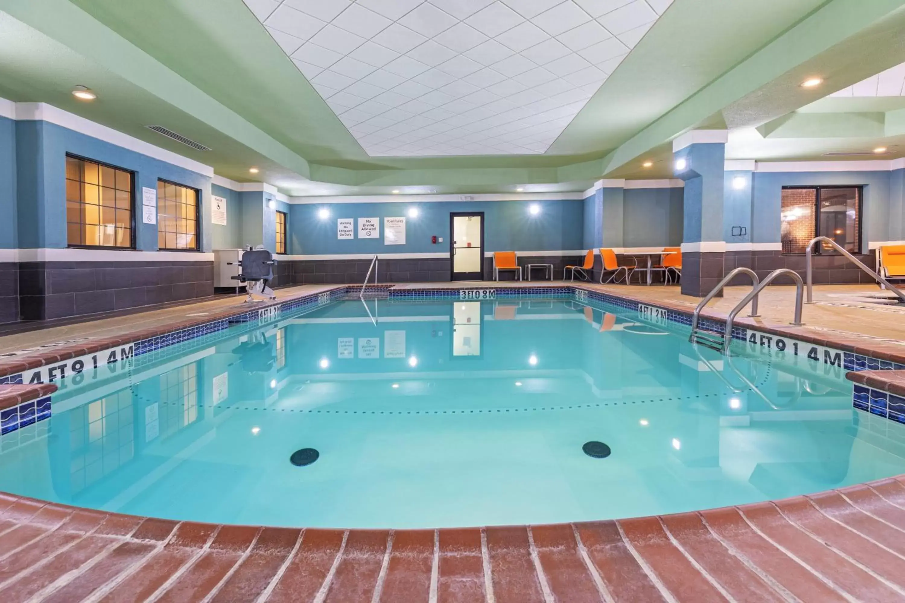 Swimming pool in Holiday Inn Express Guymon by IHG Swimming pool in Holiday Inn Express Guymon by IHG