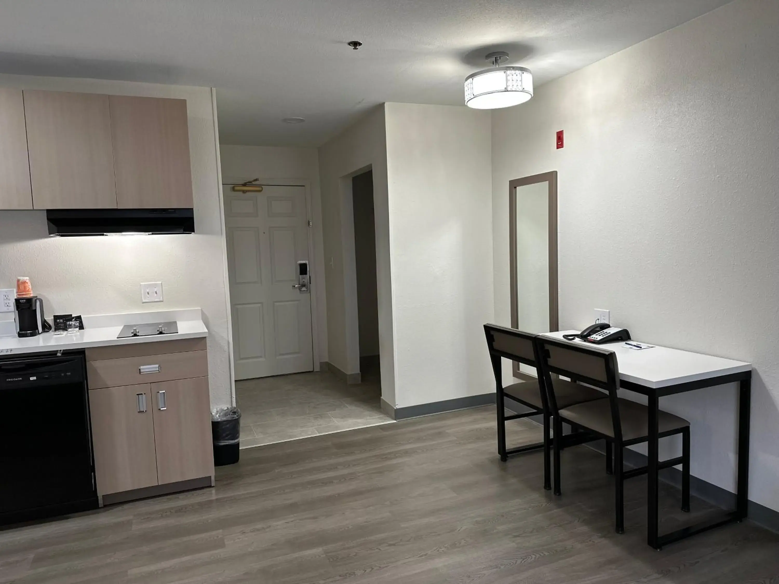 Kitchen or kitchenette, Kitchen/Kitchenette in MainStay Suites Columbia Harbison