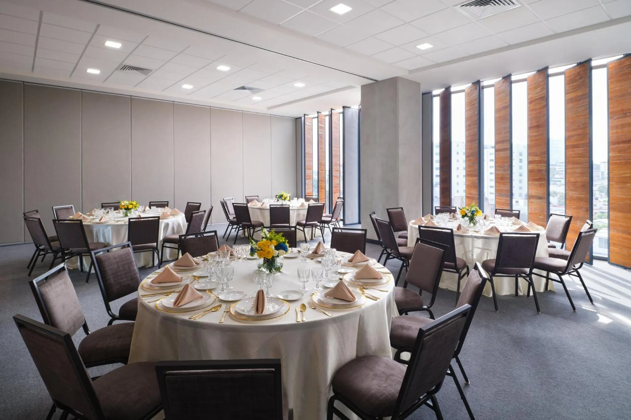 Meeting/conference room in voco Guadalajara Neruda by IHG