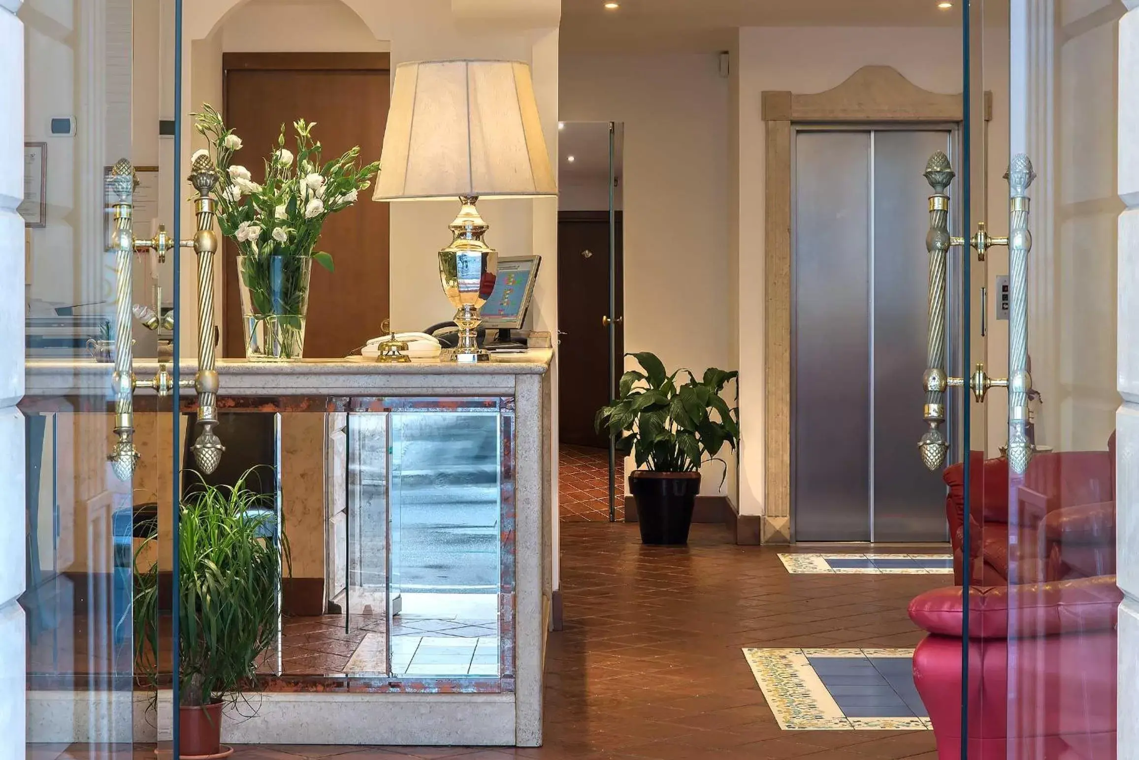 Facade/entrance, Lobby/Reception in Hotel Caracciolo