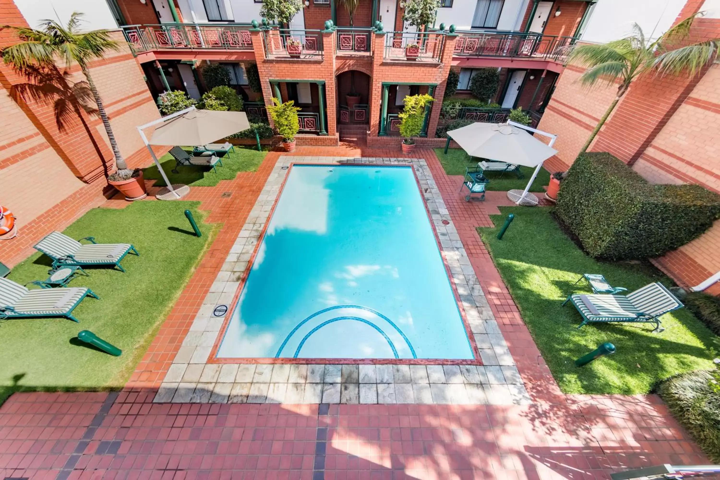 Pool view, Swimming Pool in Courtyard Hotel Rosebank