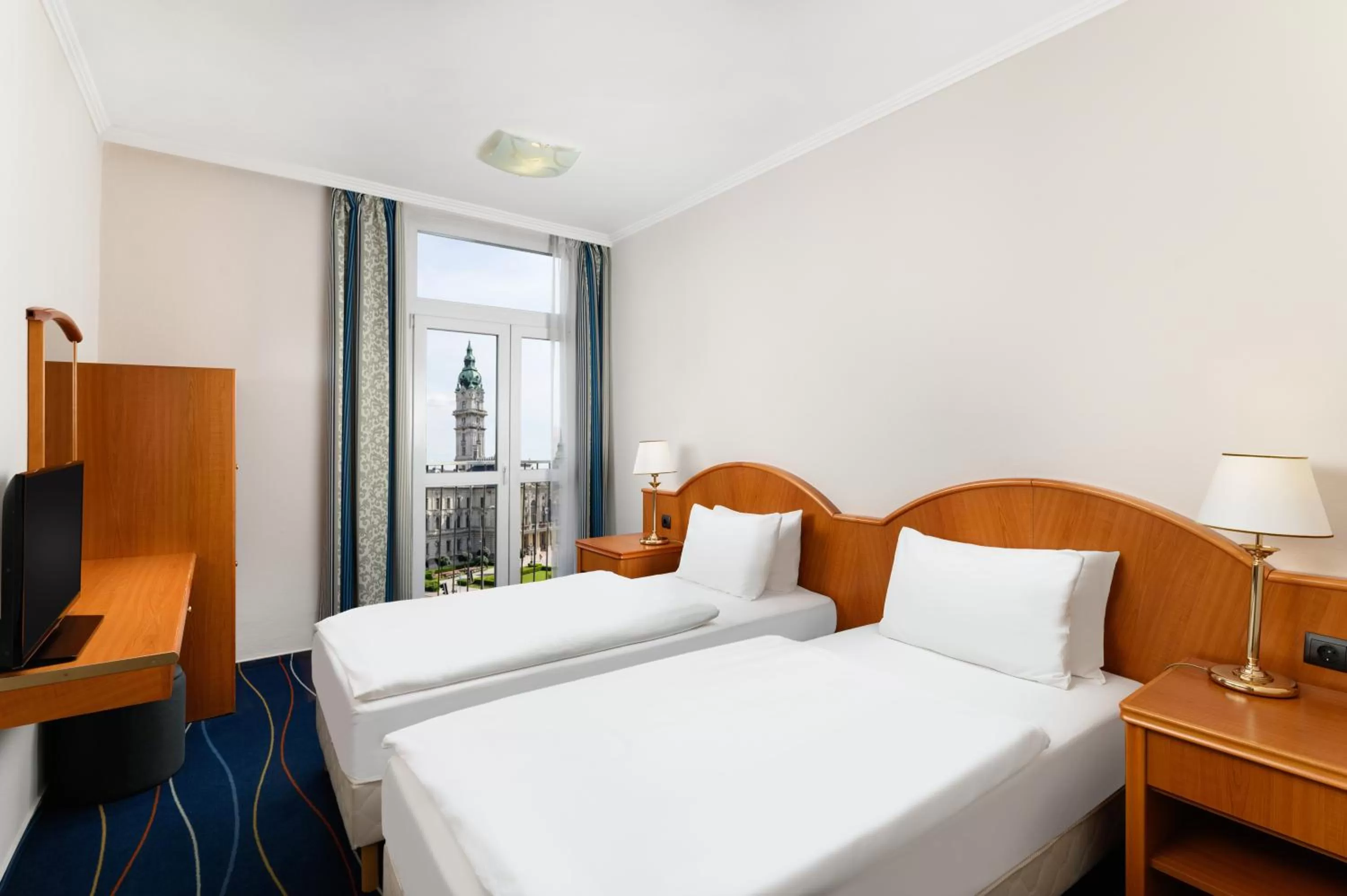 Photo of the whole room, Bed in Danubius Hotel Raba