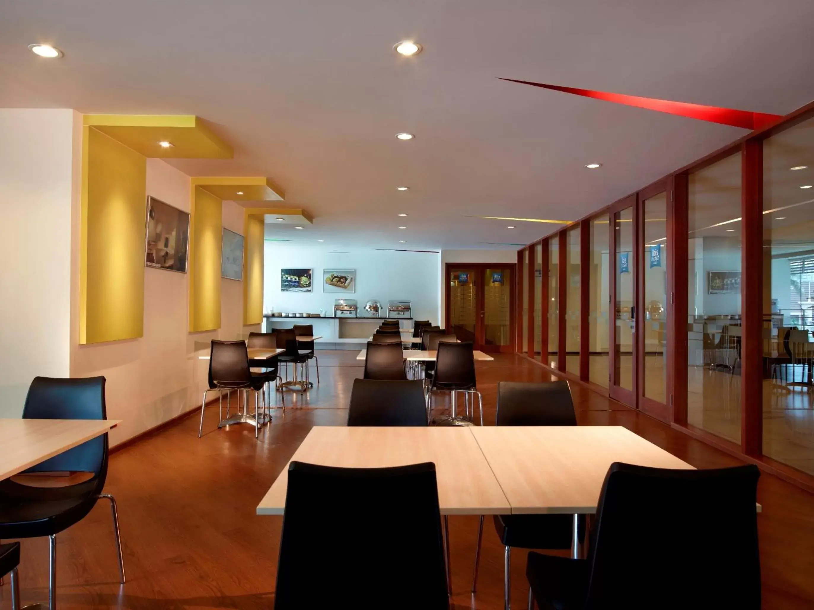 Restaurant/places to eat in Ibis Budget Jakarta Menteng Restaurant/places to eat in Ibis Budget Jakarta Menteng
