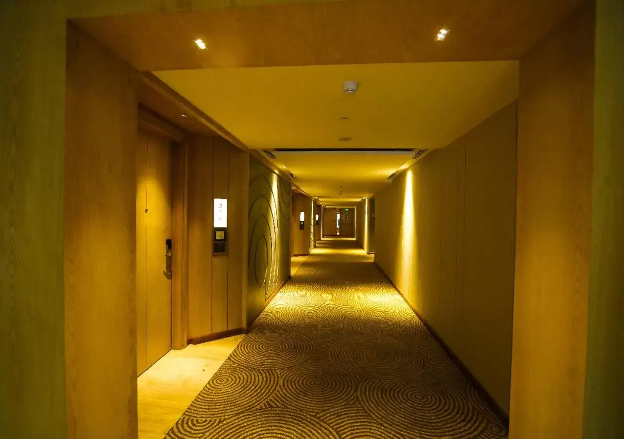 Lobby or reception in Radisson Bhopal