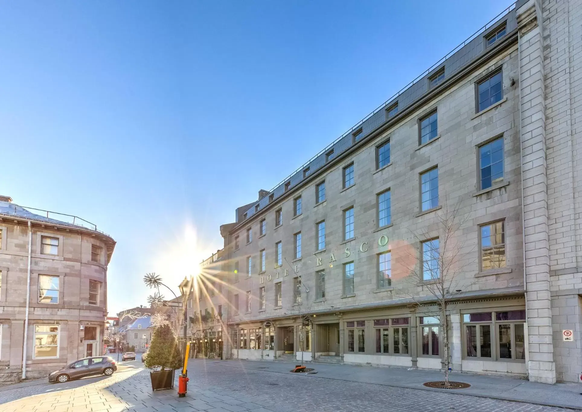 Property Building in Hotel Rasco - Old Montreal