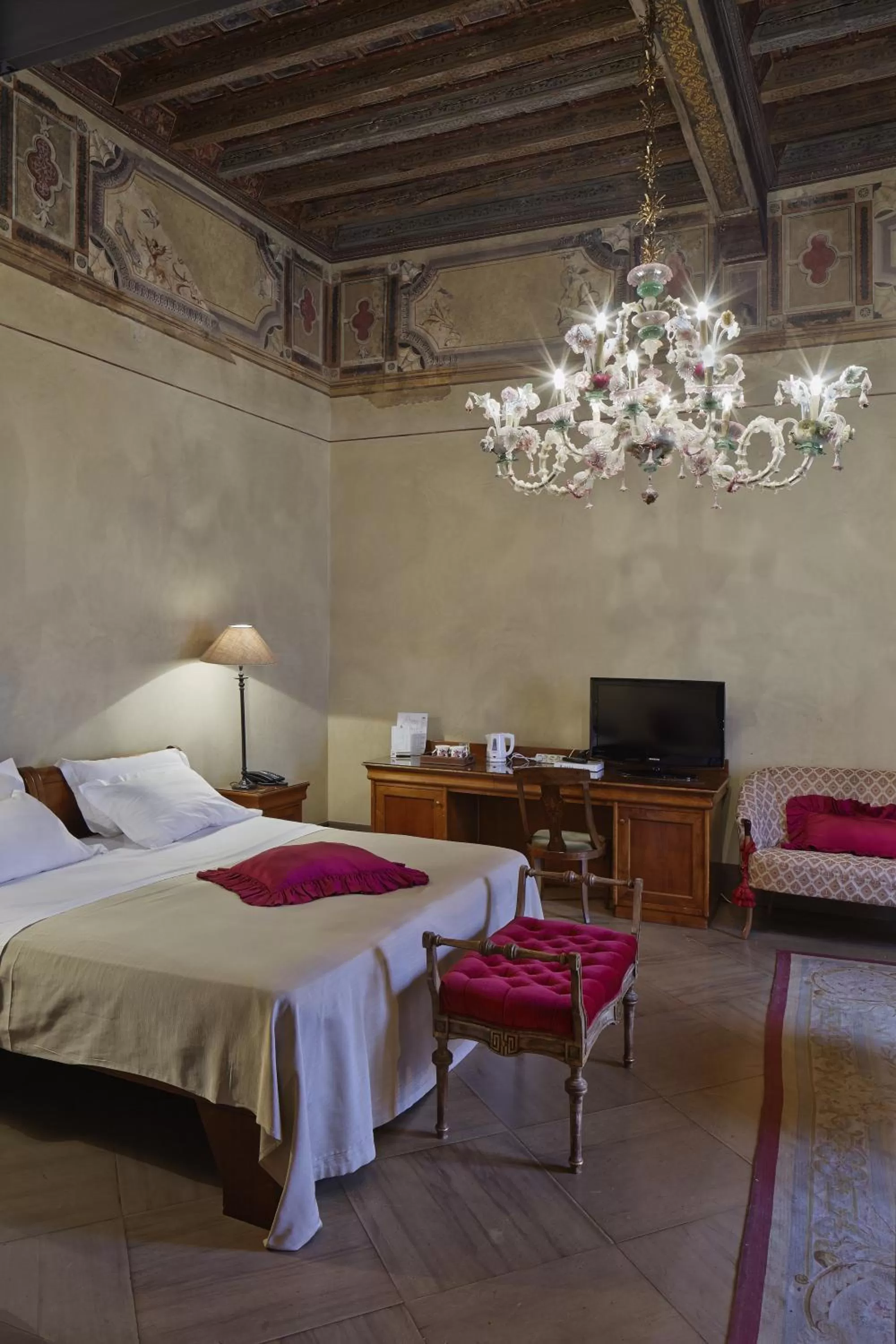 Bedroom, Bed in Albergo Cappello