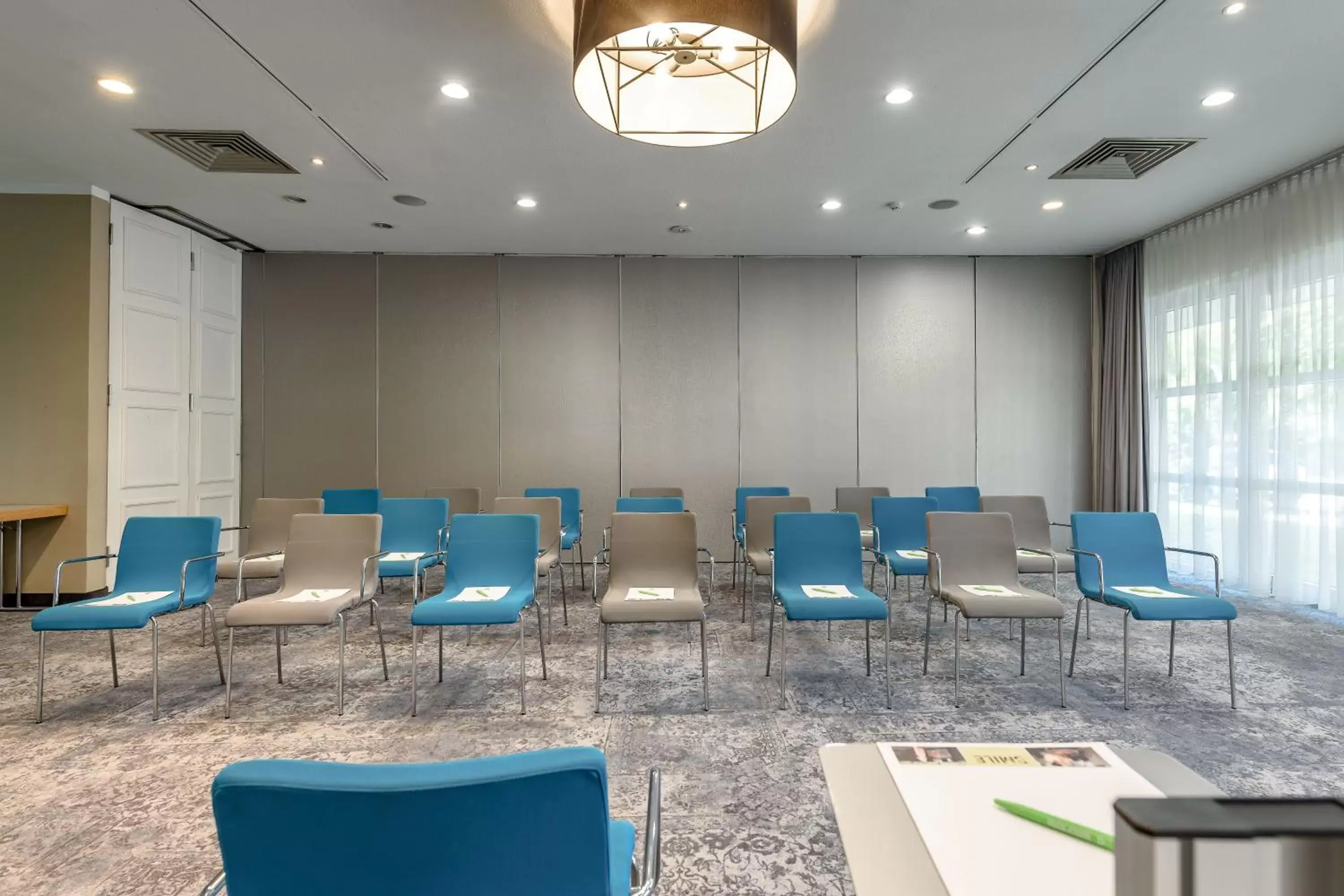 Meeting/conference room in Ibis Styles Regensburg