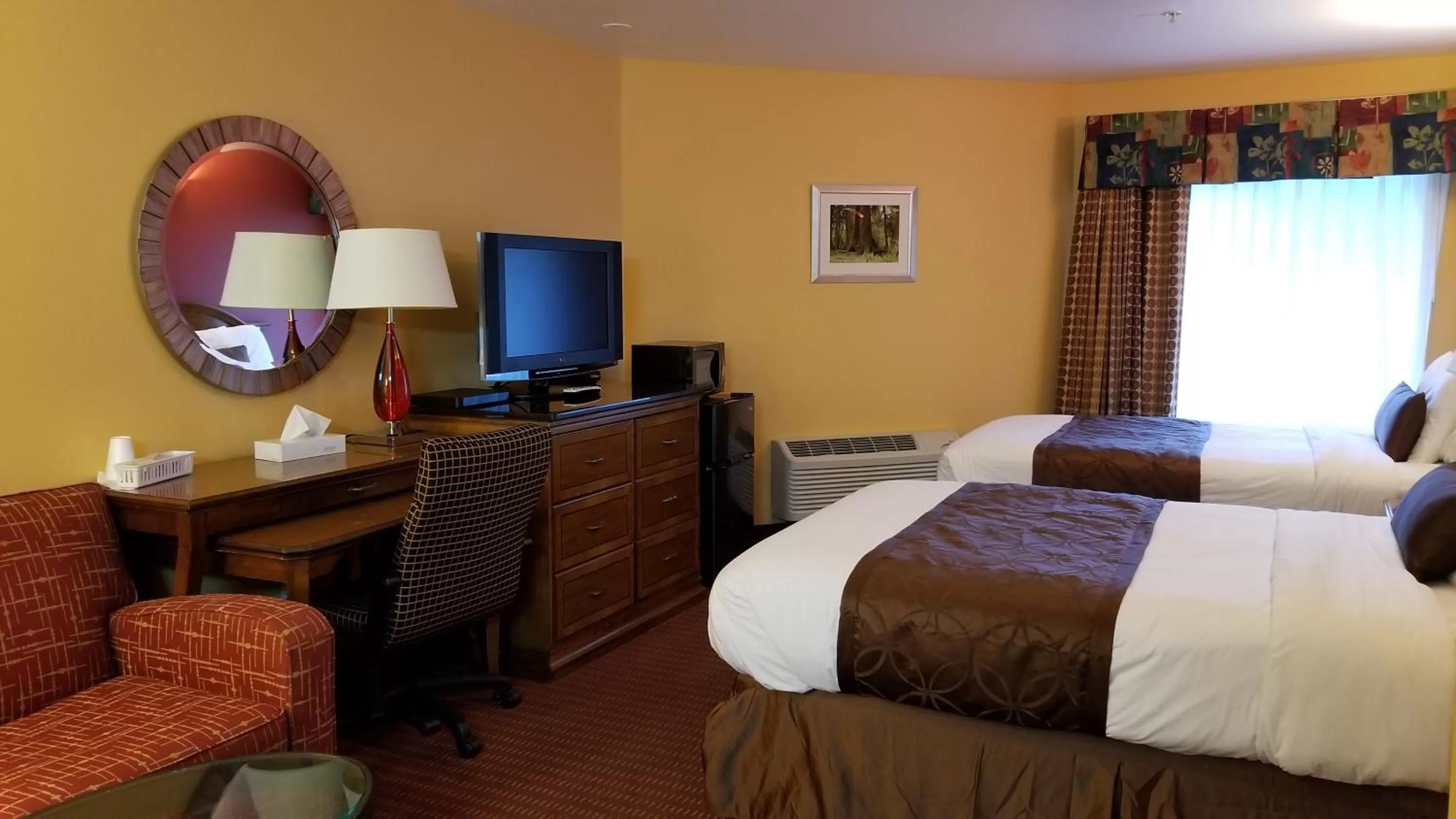 Photo of the whole room, Bed in Dew Drop Inn