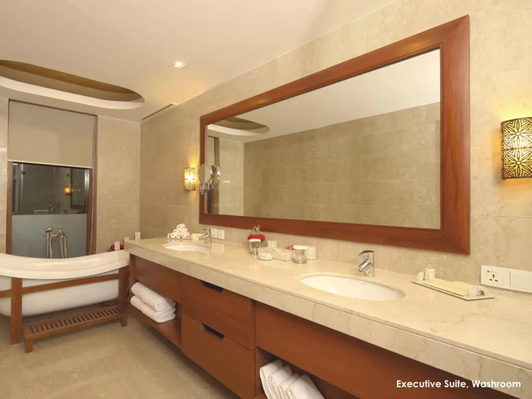 Bathroom in Jaypee Greens Golf and Spa Resort