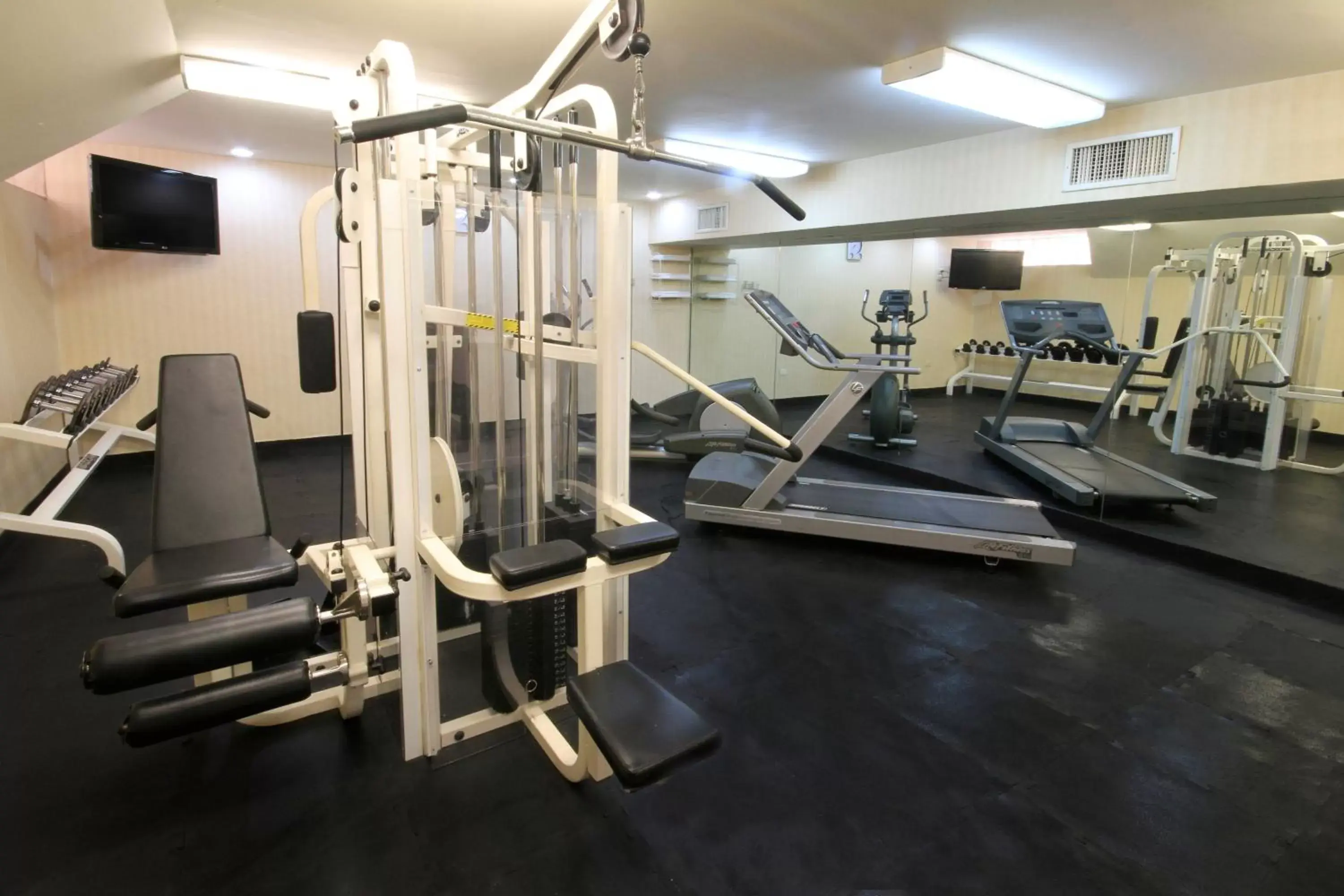 Fitness centre/facilities, Fitness Center/Facilities in Holiday Inn Monclova, an IHG Hotel