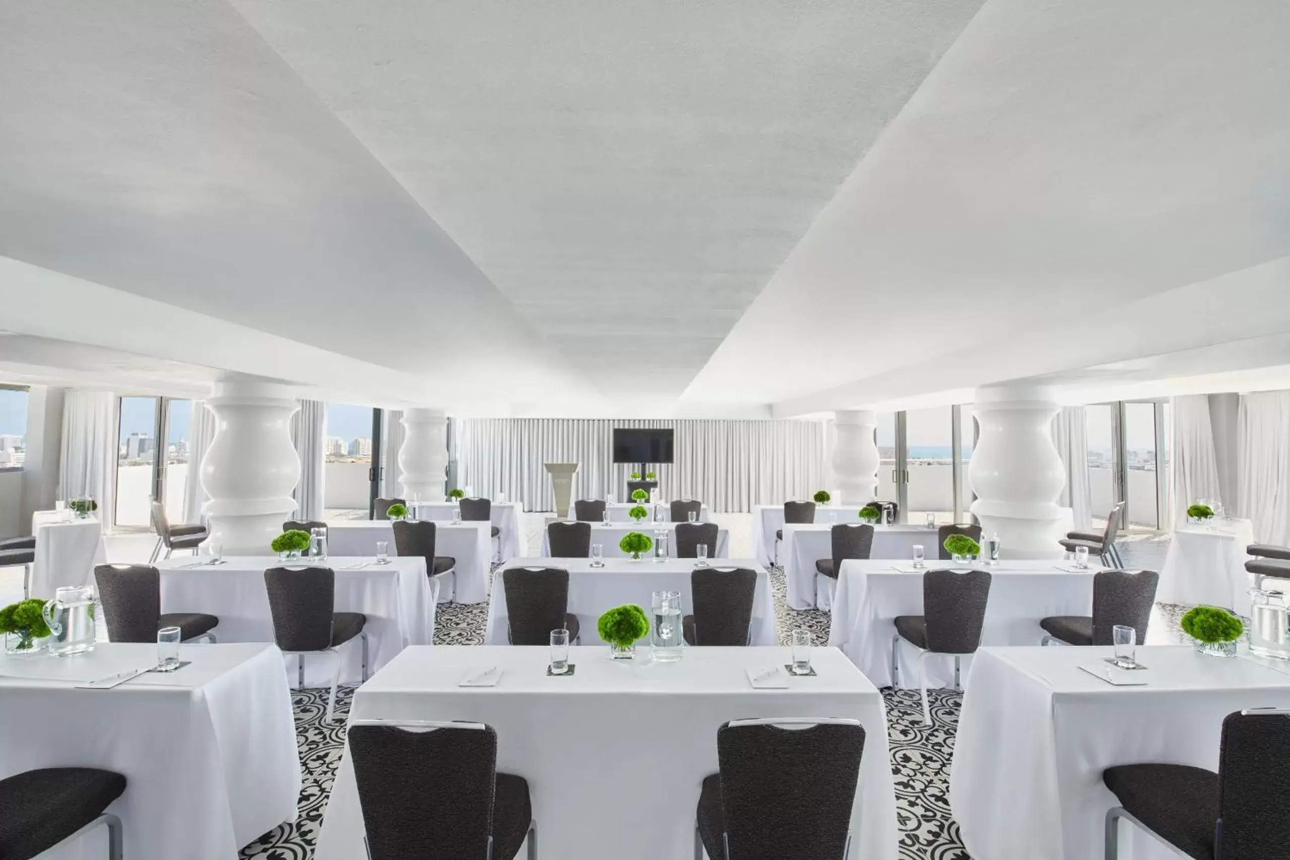 Banquet/Function facilities in Mondrian South Beach