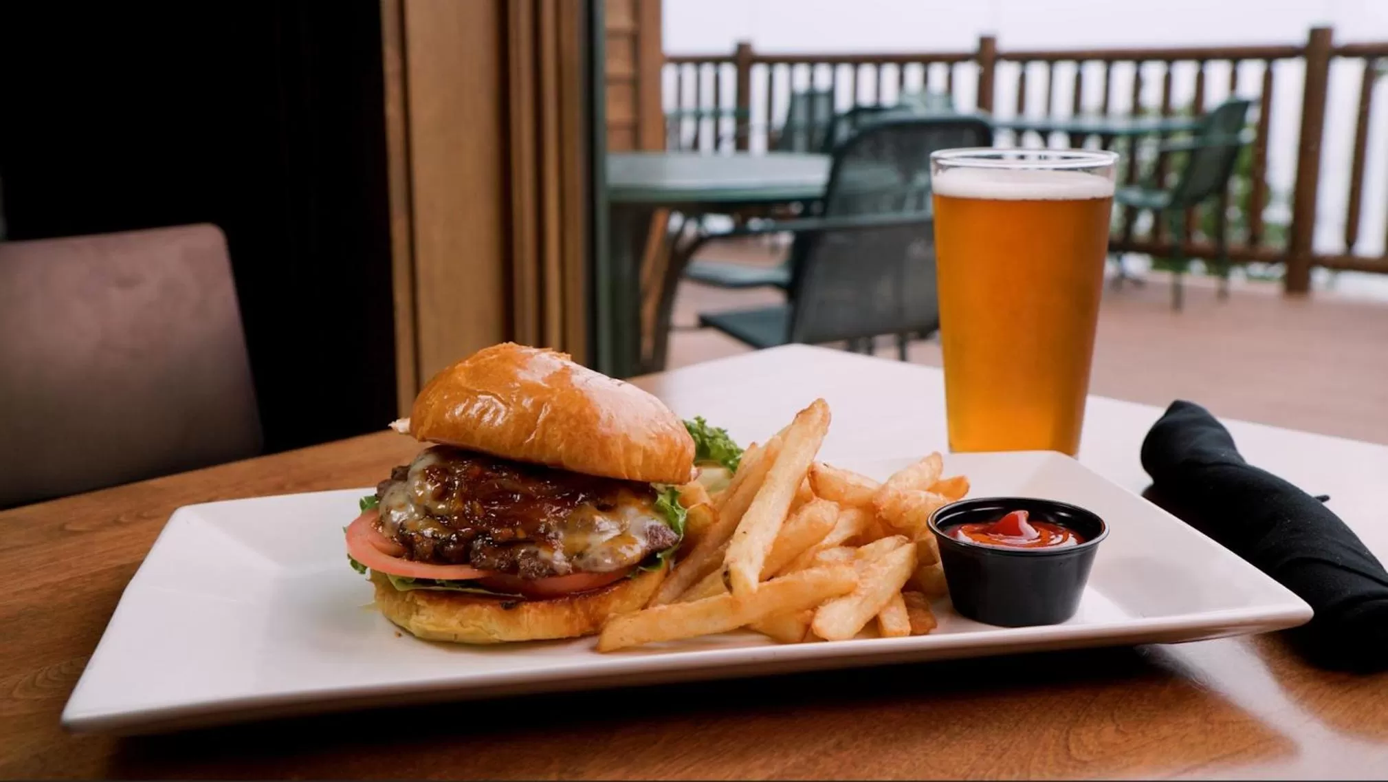 Food and drinks in Grand Superior Lodge