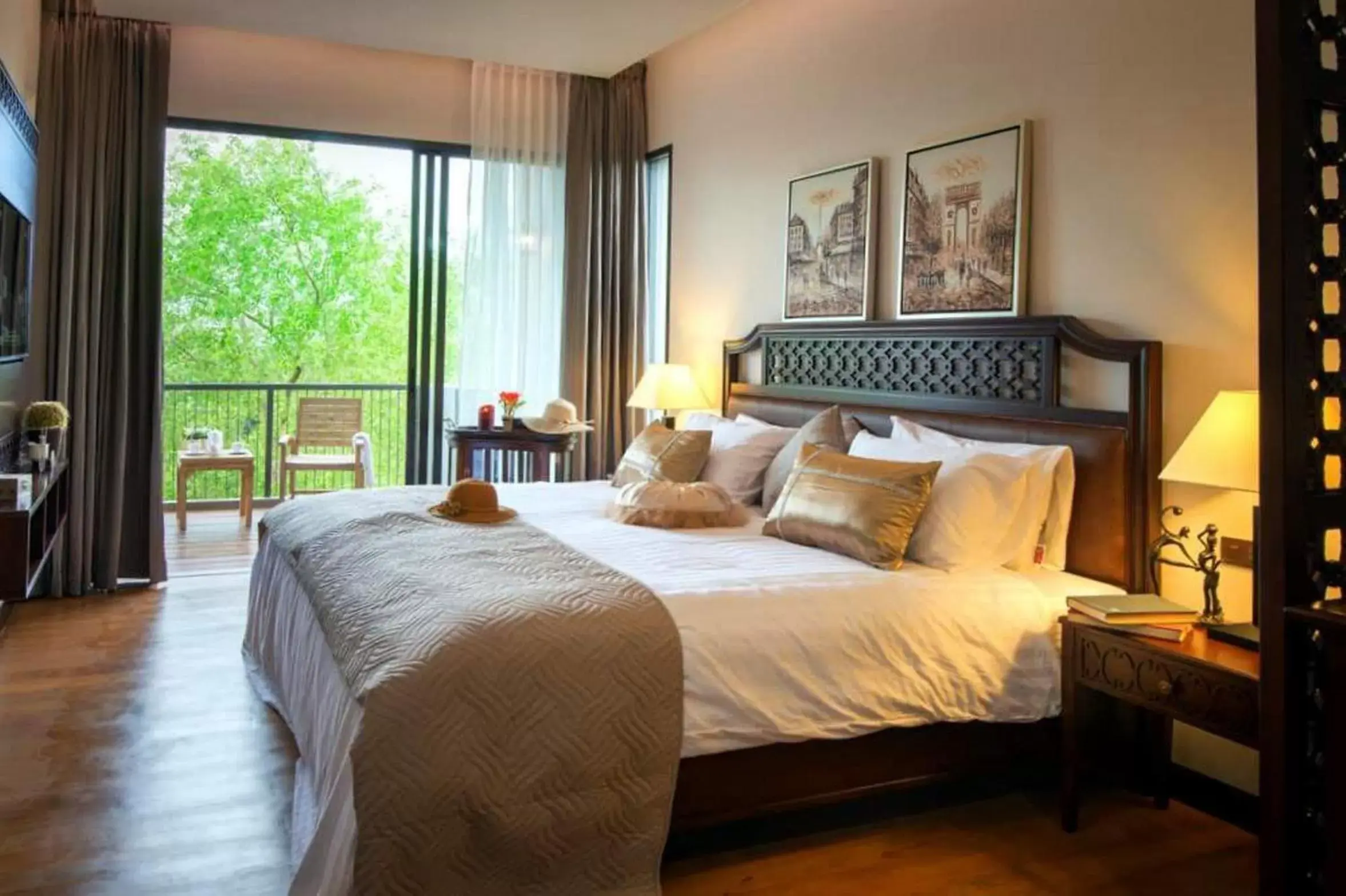 Shower, Bed in Rimnaam Klangchan Hotel - SHA Plus