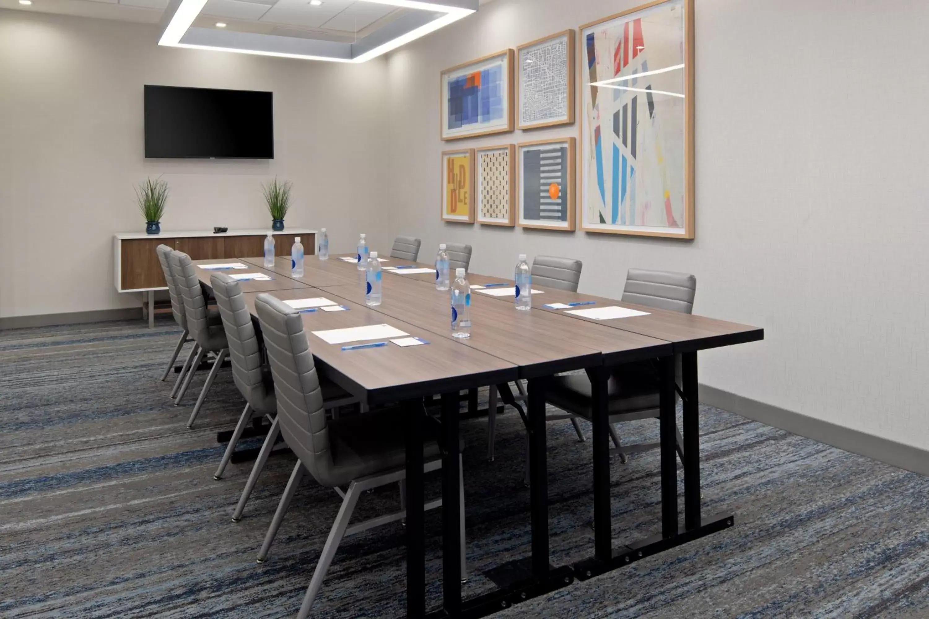 Meeting/conference room in Holiday Inn Express & Suites - Valencia - Santa Clarita, an IHG Hotel