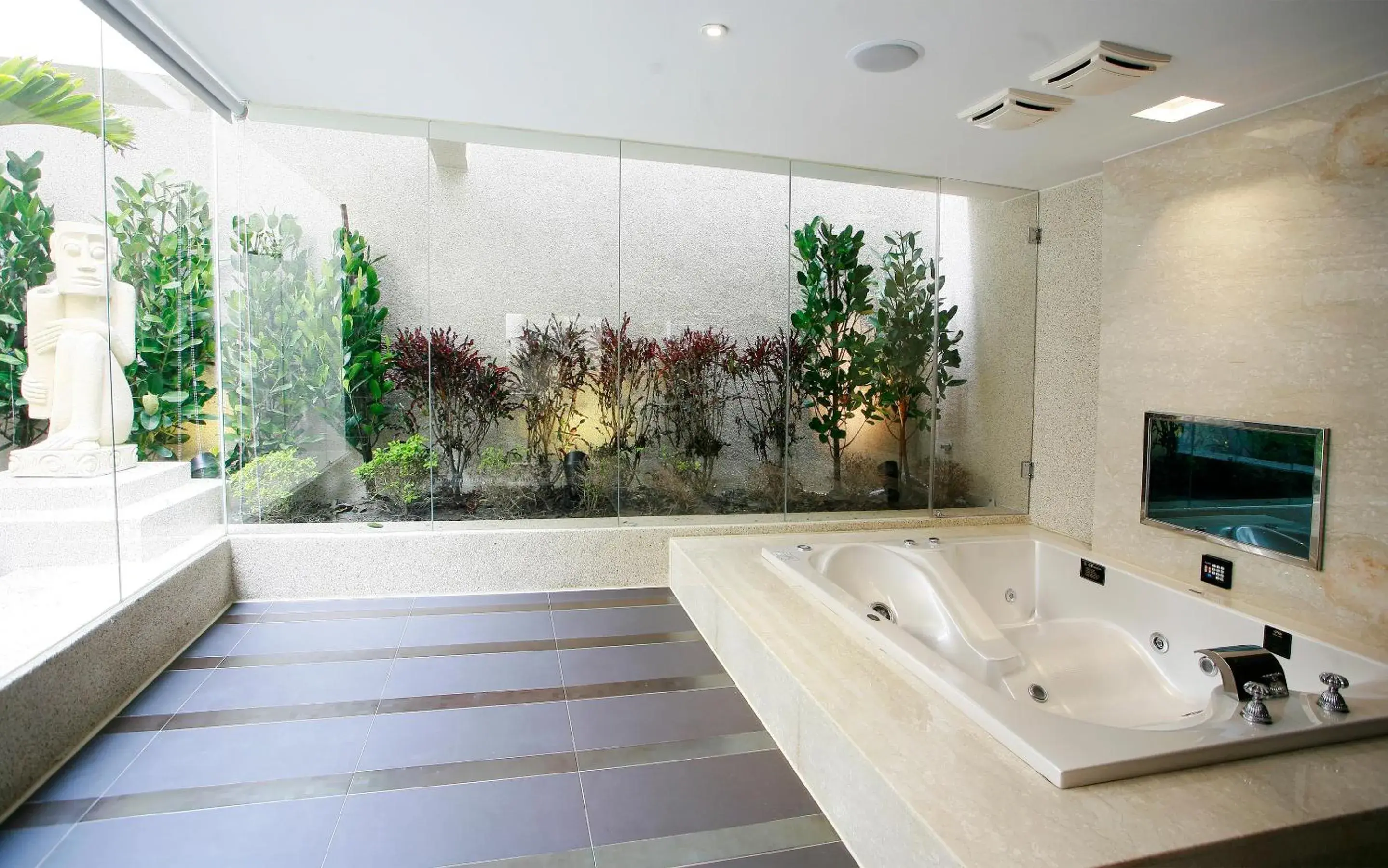 Bathroom in Yes Motel City Resort Paradise