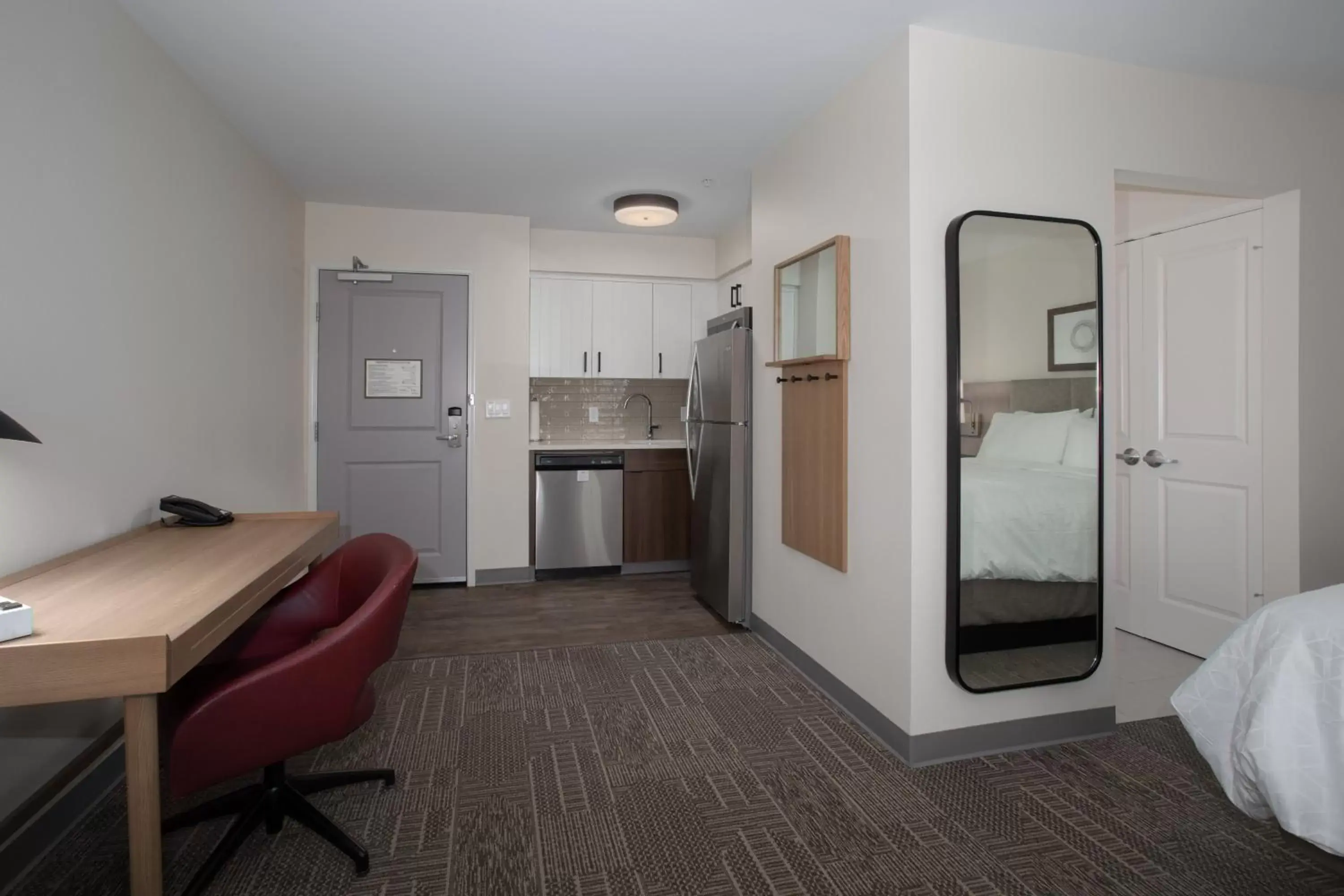 Photo of the whole room, Kitchen/Kitchenette in Staybridge Suites - Carson City - Tahoe Area, an IHG Hotel