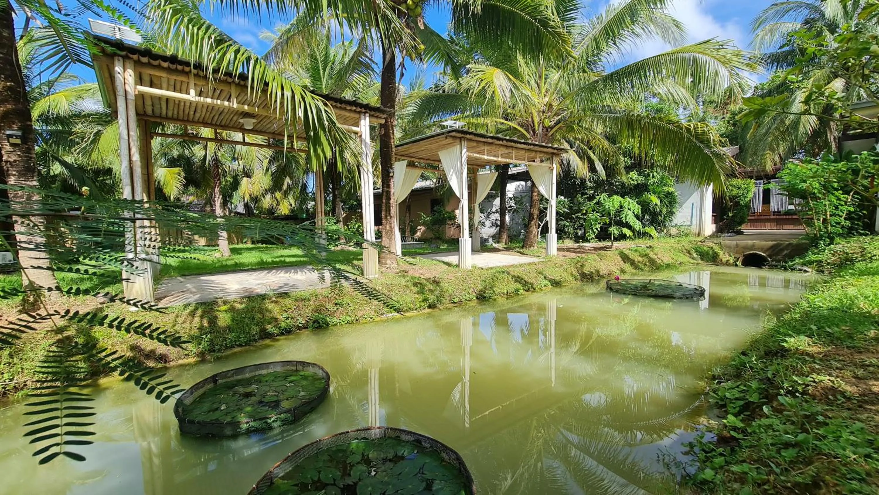 Baan Suan Rim Klong Resort