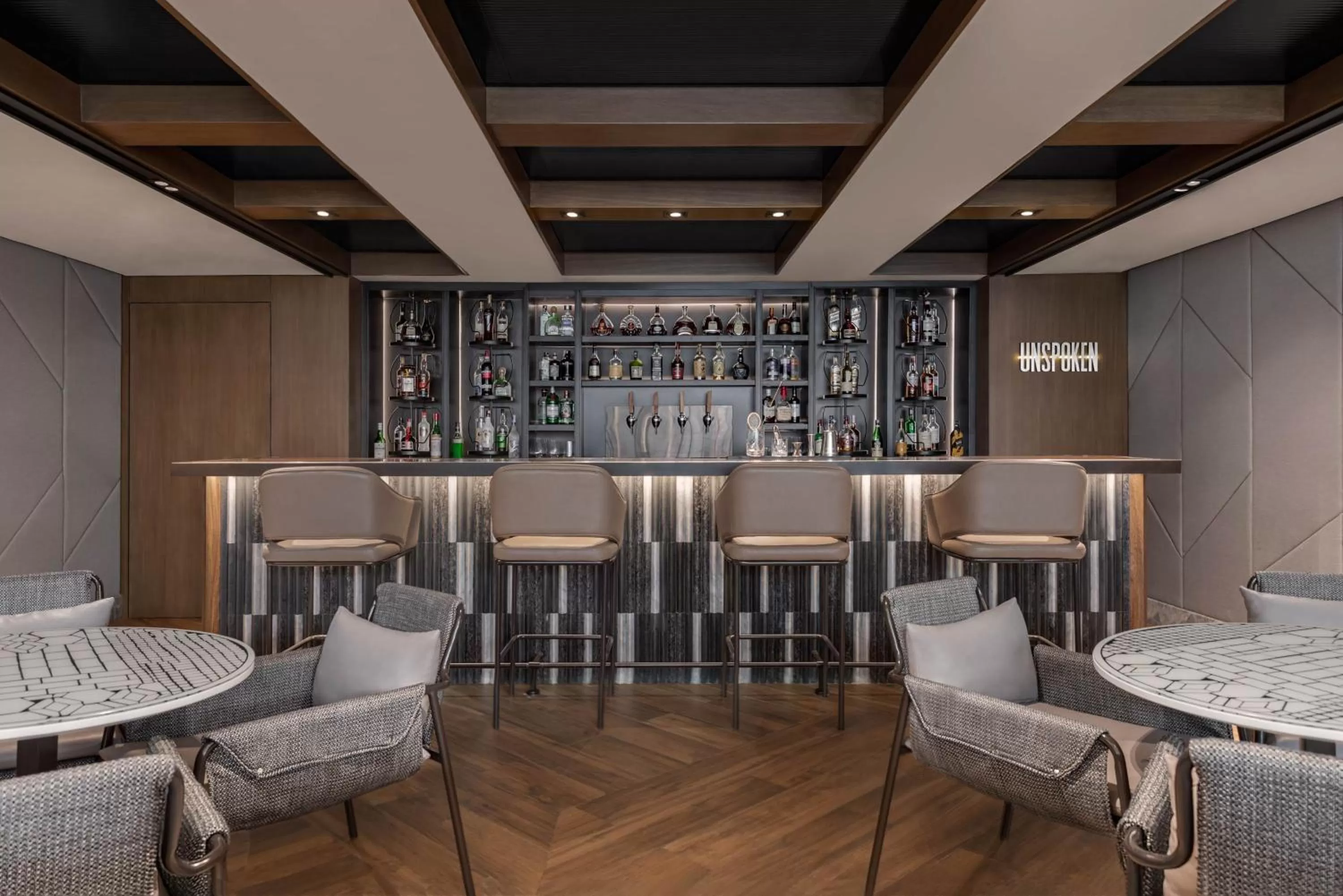 Restaurant/places to eat in Sheraton Manila Bay