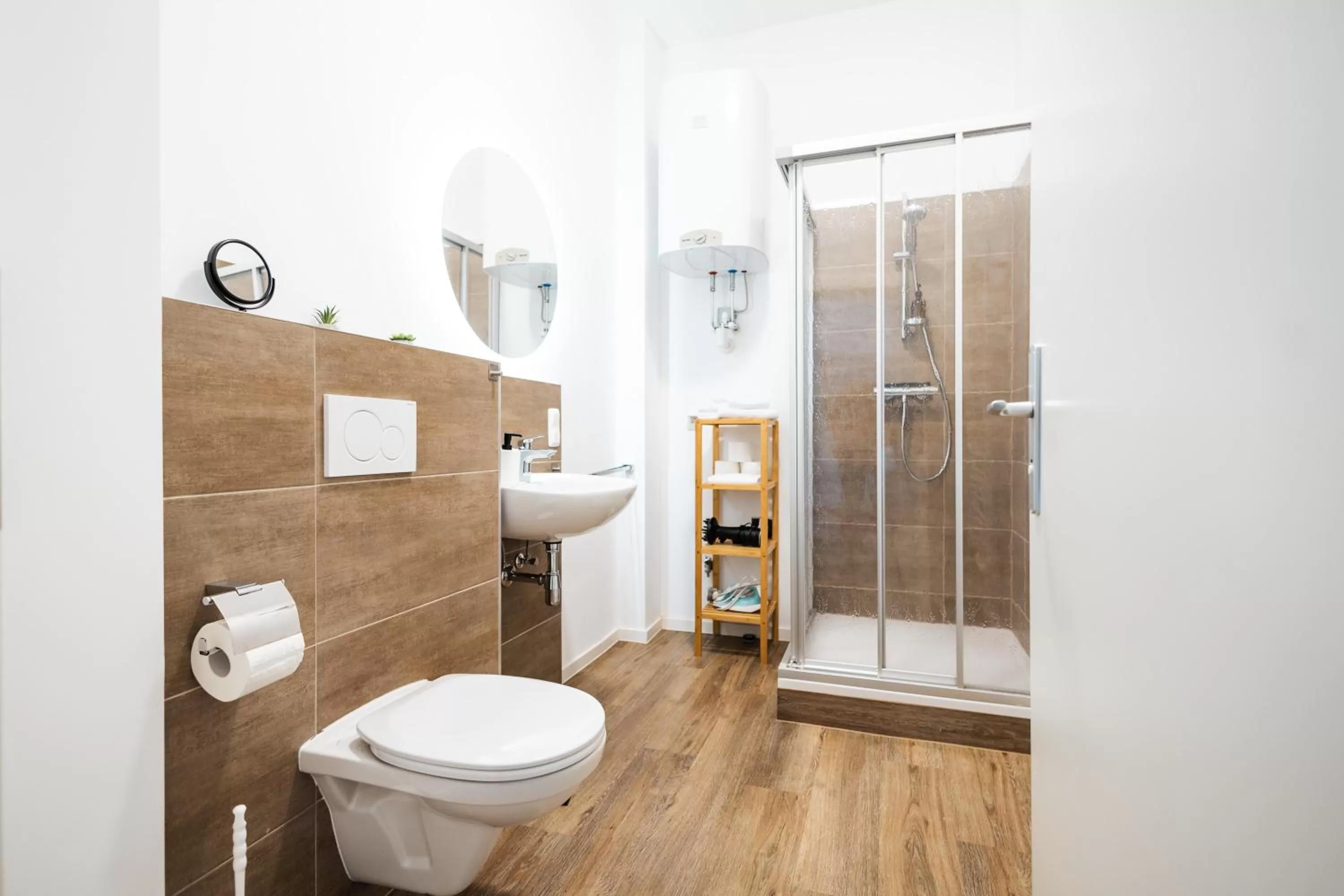 Shower in Apartments am Neuen Theater - Altstadt - Zentral - Küche - Wifi - Powered by Ko-Living