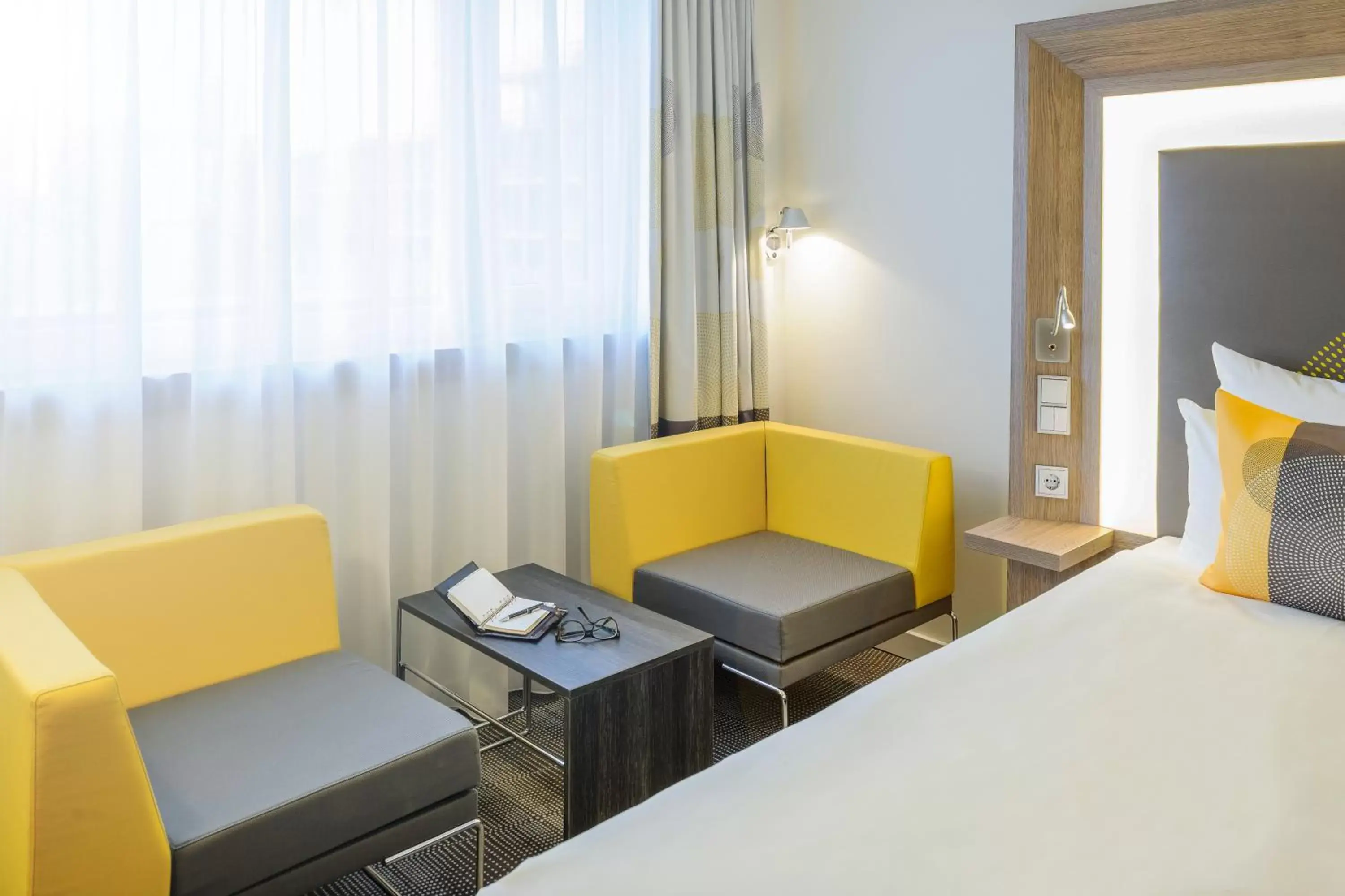 Bedroom, Seating Area in Novotel Chartres