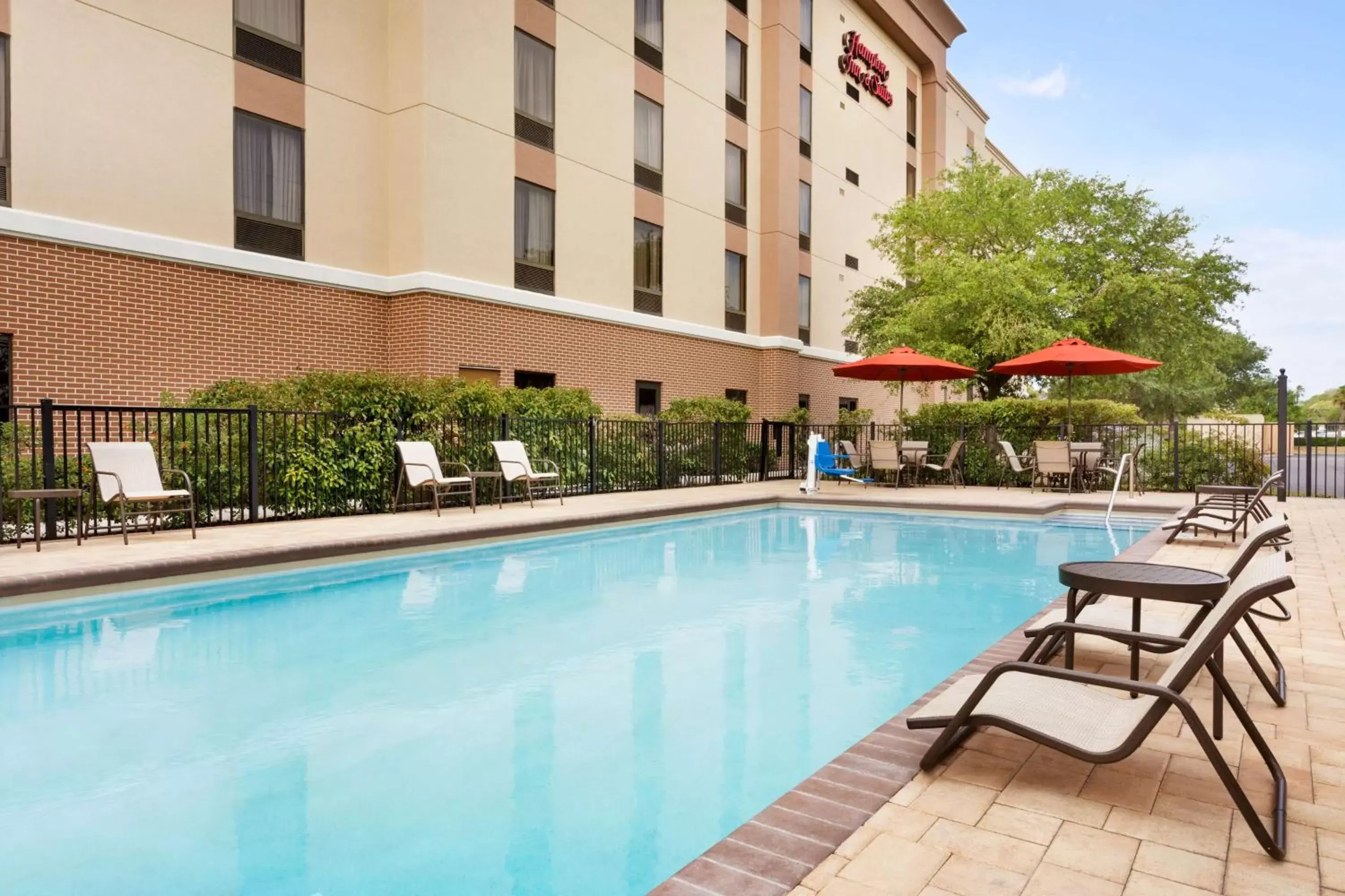 Pool view, Swimming Pool in Hampton Inn & Suites Largo