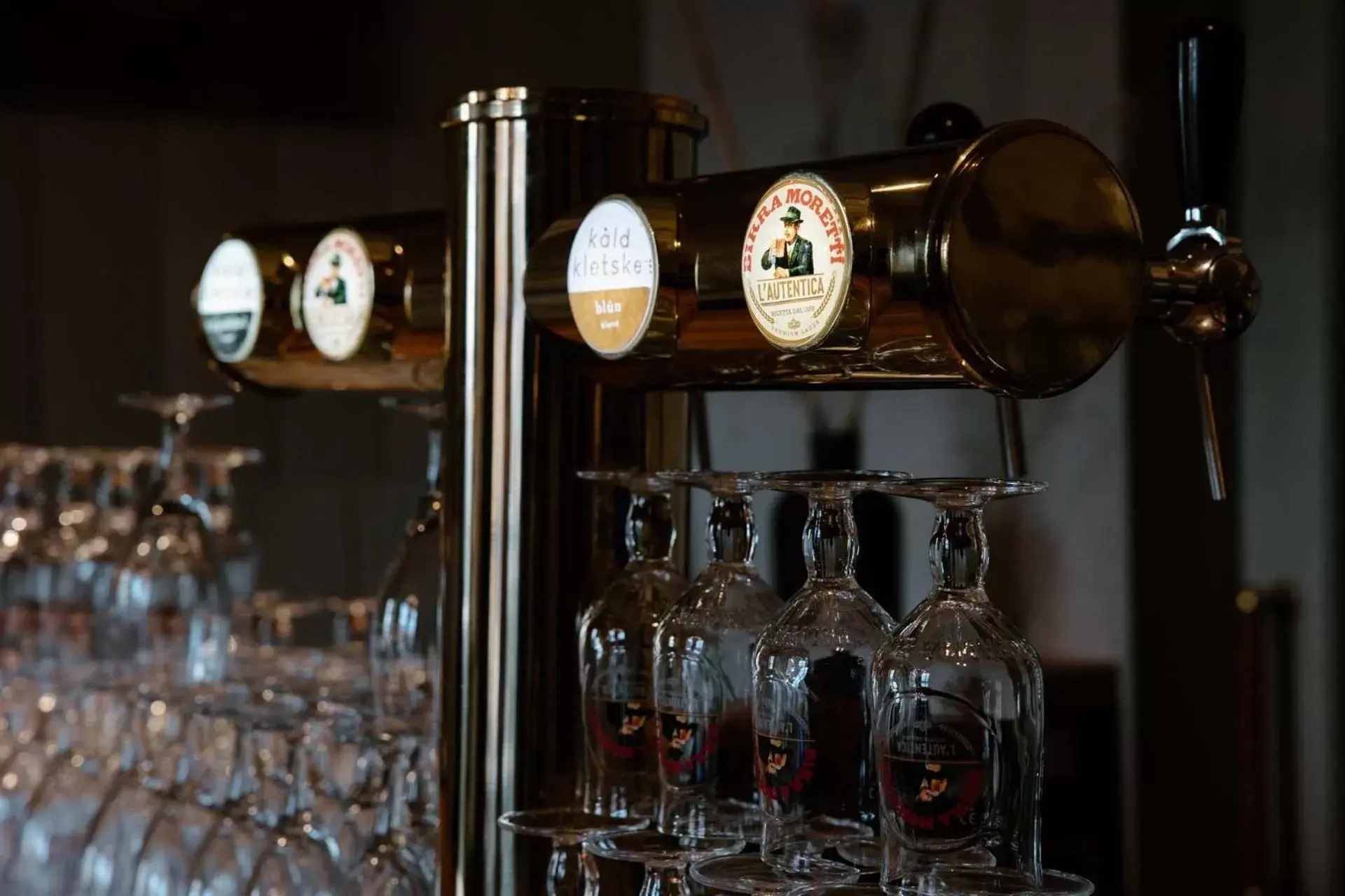 Lounge or bar, Drinks in Hotel de ABDIJ Dokkum