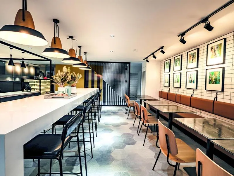 Restaurant/places to eat in Avior Hotel