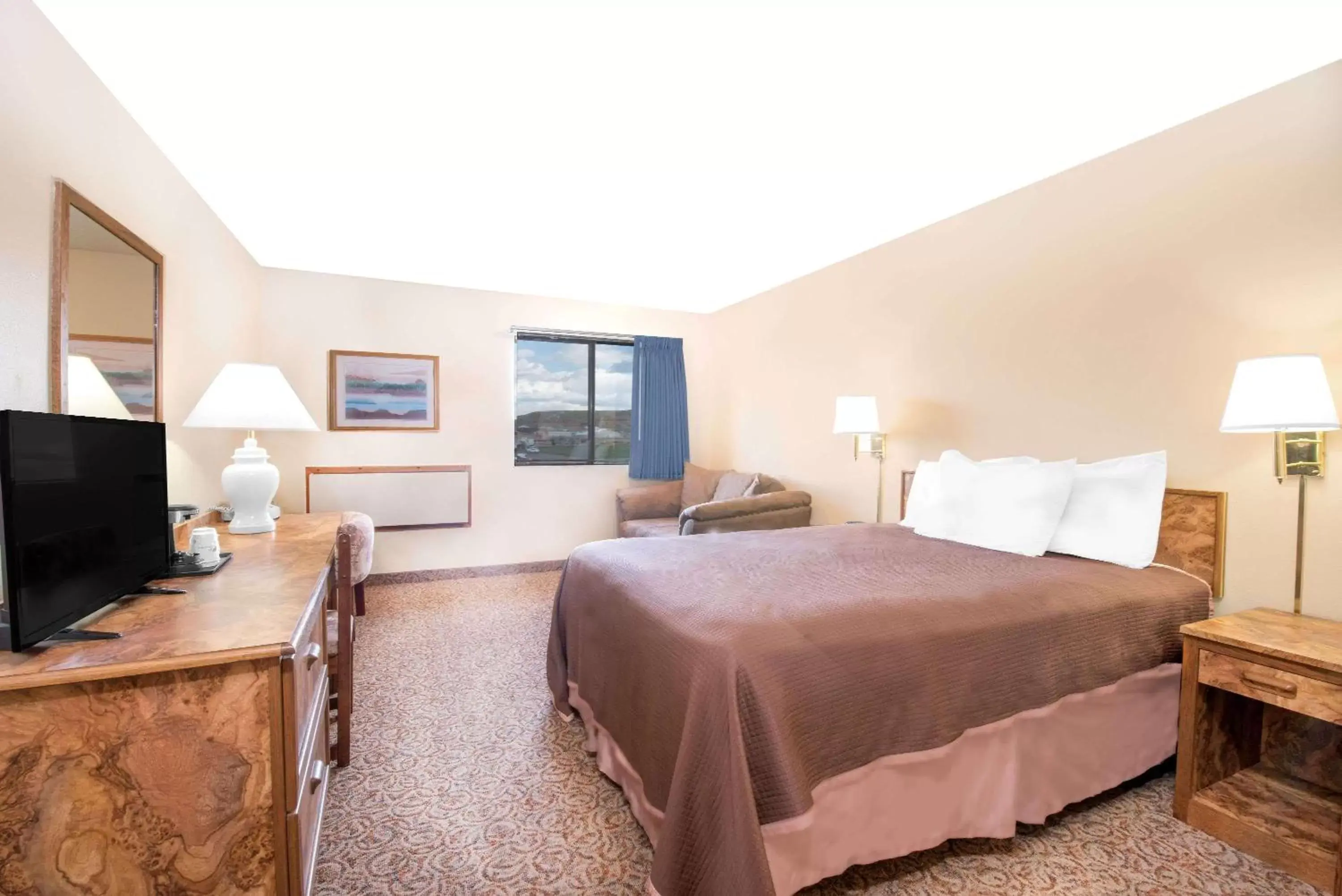 Photo of the whole room, Bed in Baymont by Wyndham Spearfish