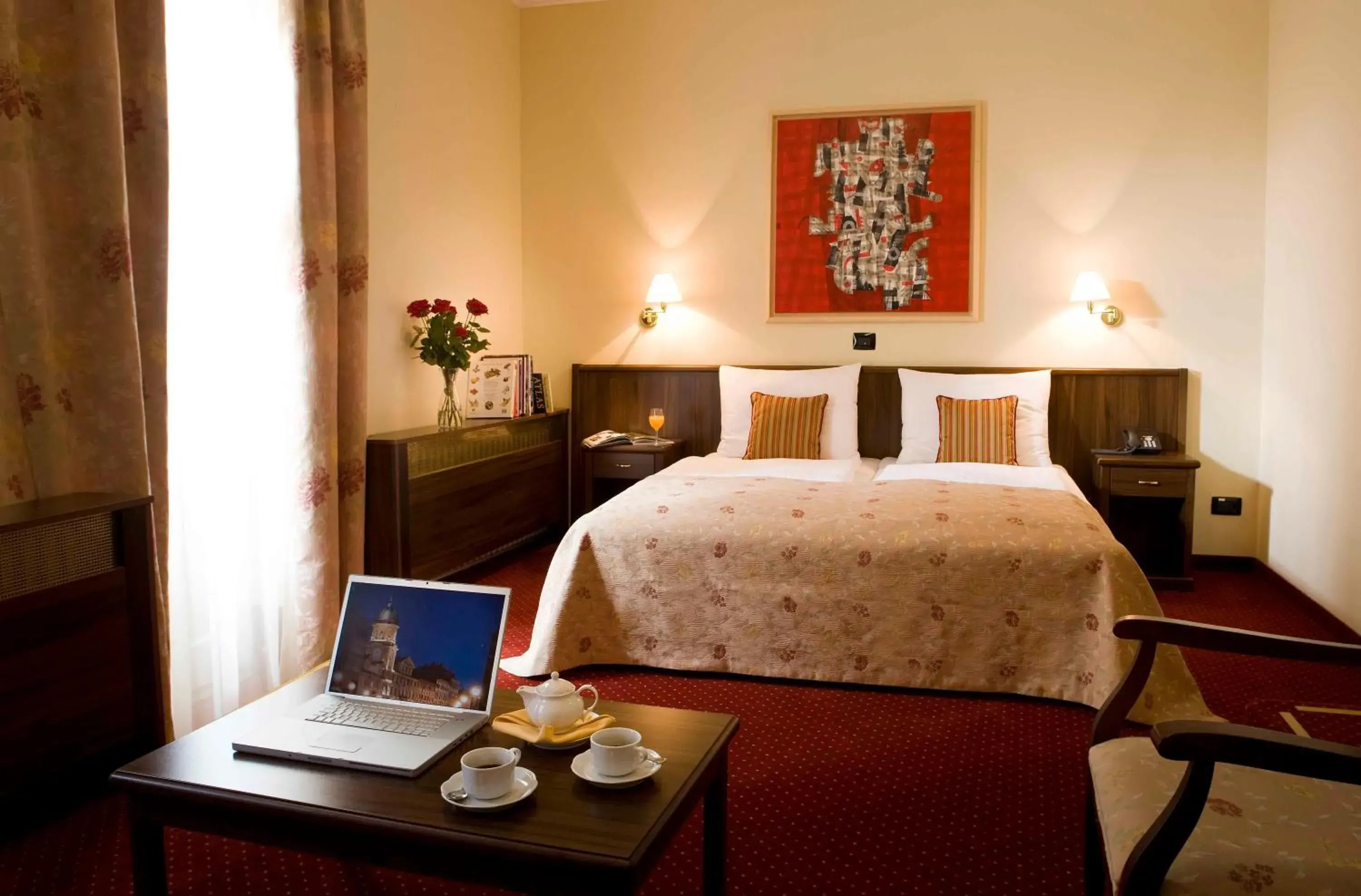 Bed in Hotel Continental Bed in Hotel Continental