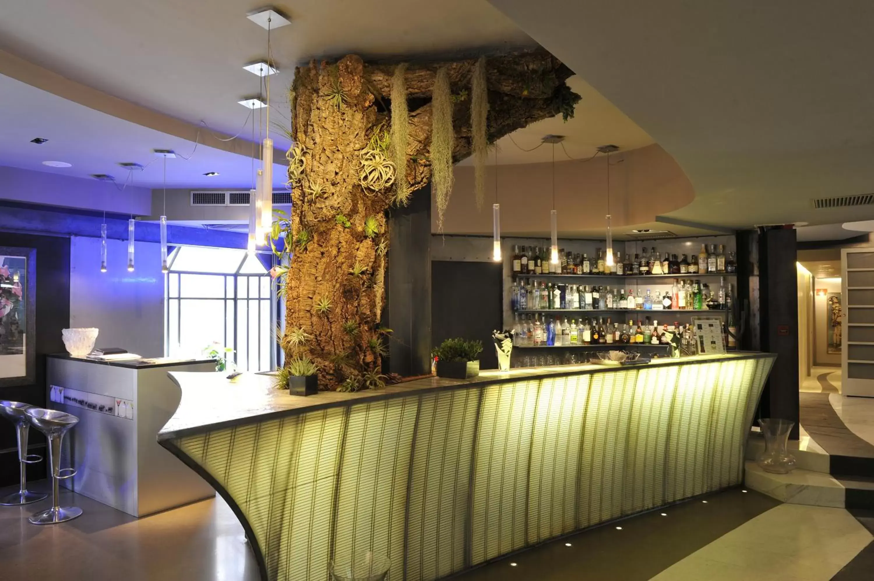 Lounge or bar in Art Hotel Boston Lounge or bar in Art Hotel Boston