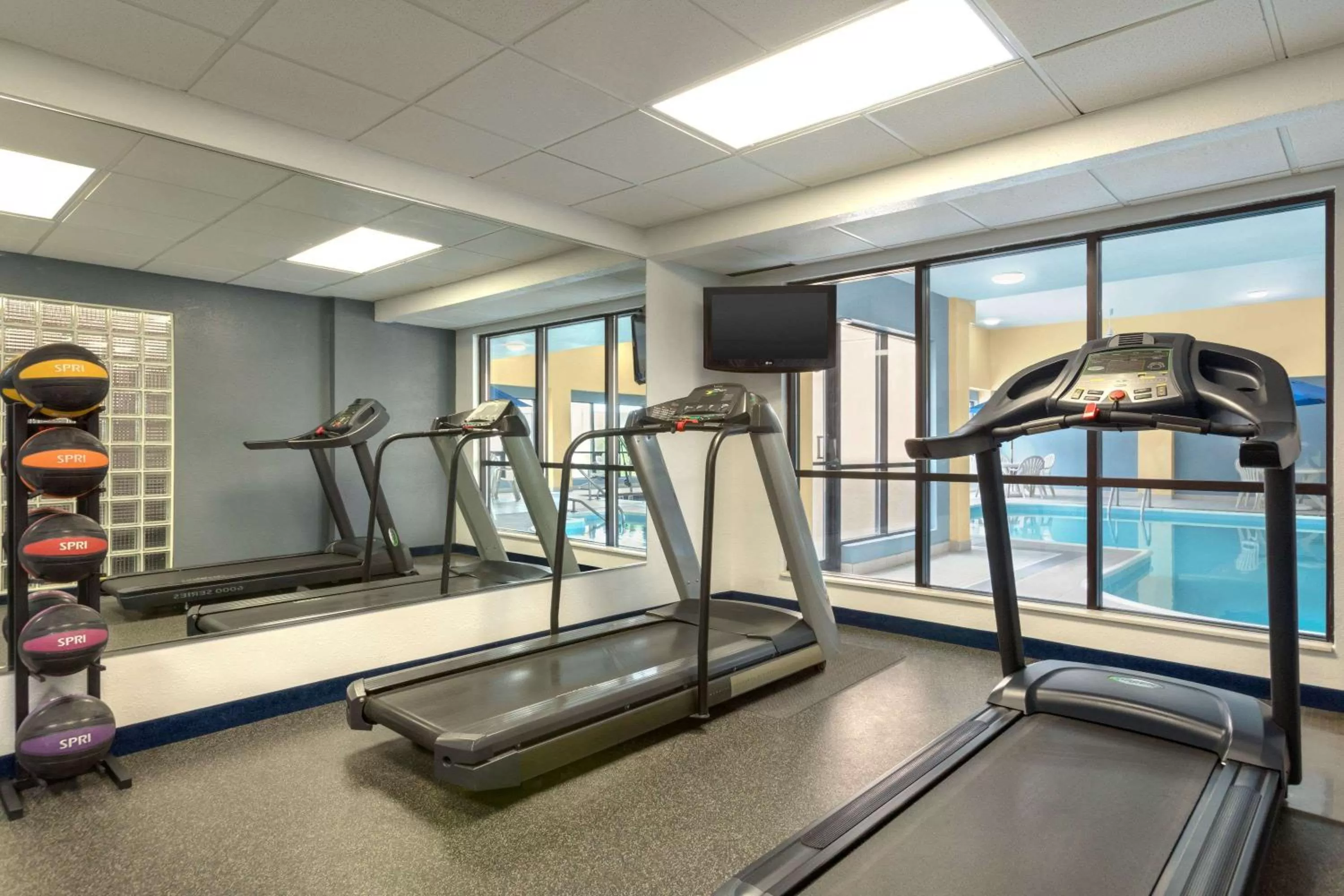 Fitness centre/facilities in Days Inn by Wyndham Fargo - West Acres