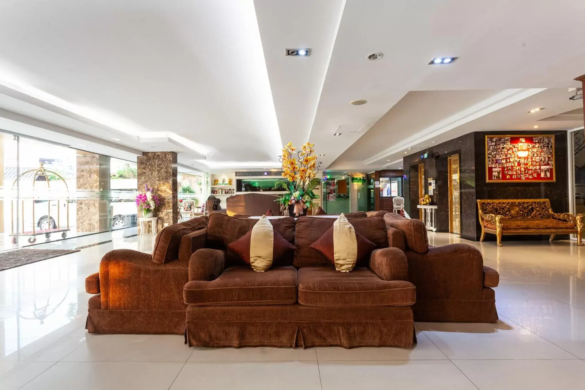 Lobby/Reception in The Airport Greenery Hotel