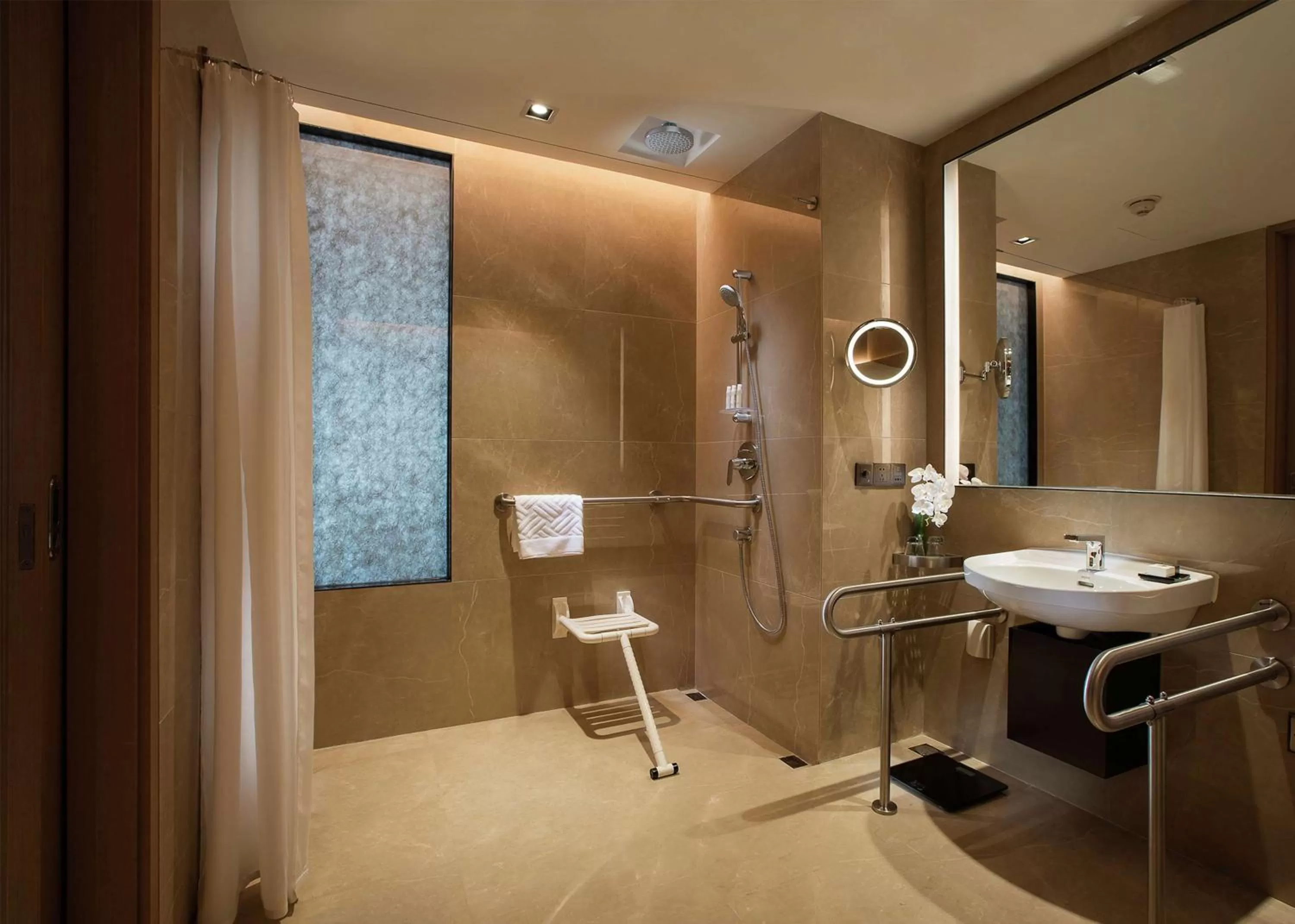 Bathroom in DoubleTree by Hilton Chongqing - Nan'an