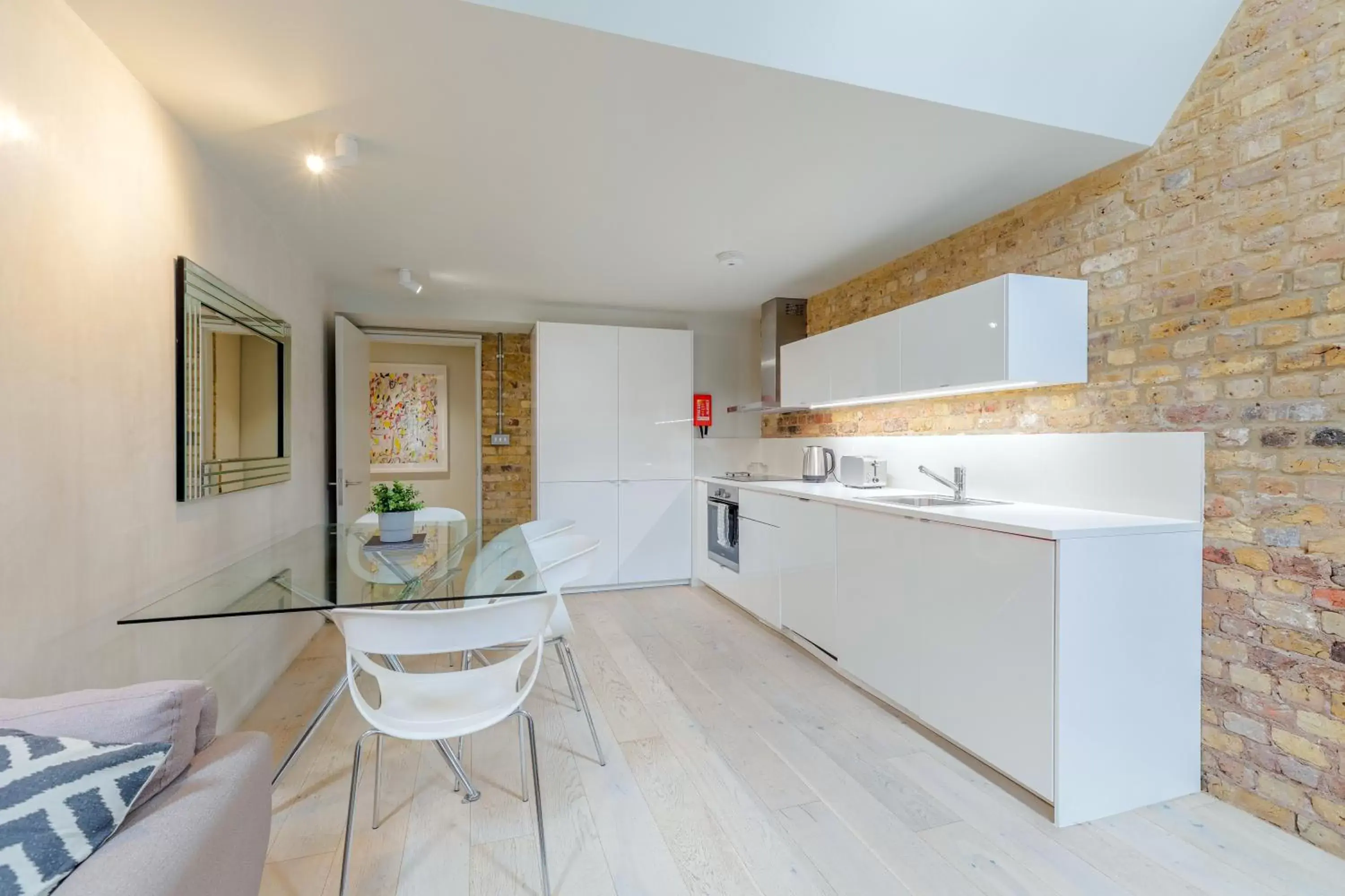Kitchen or kitchenette, Kitchen/Kitchenette in Holborn Apartments