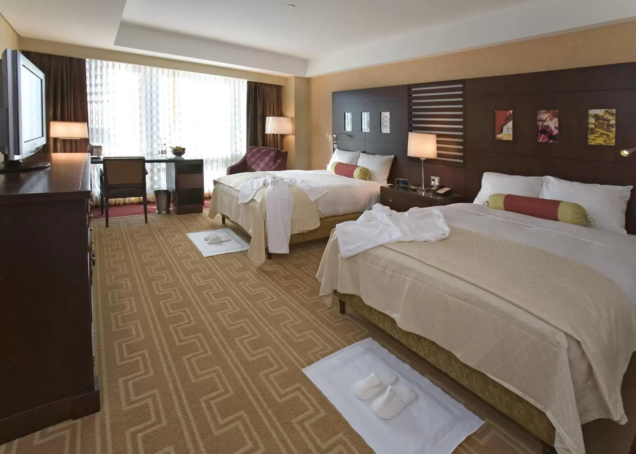 Photo of the whole room, Bed in InterContinental Boston, an IHG Hotel