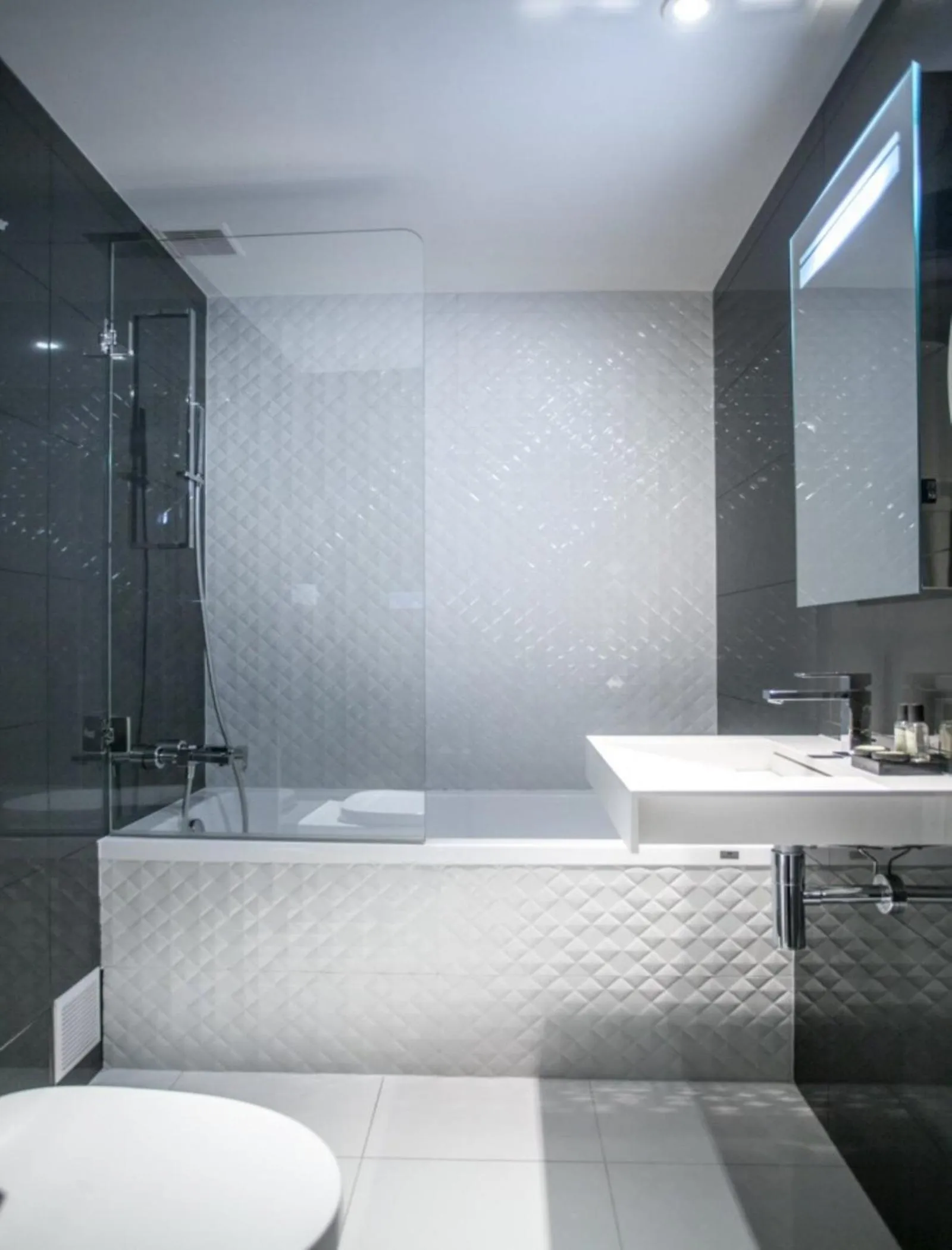 Bathroom in Hotel Ascot Opera