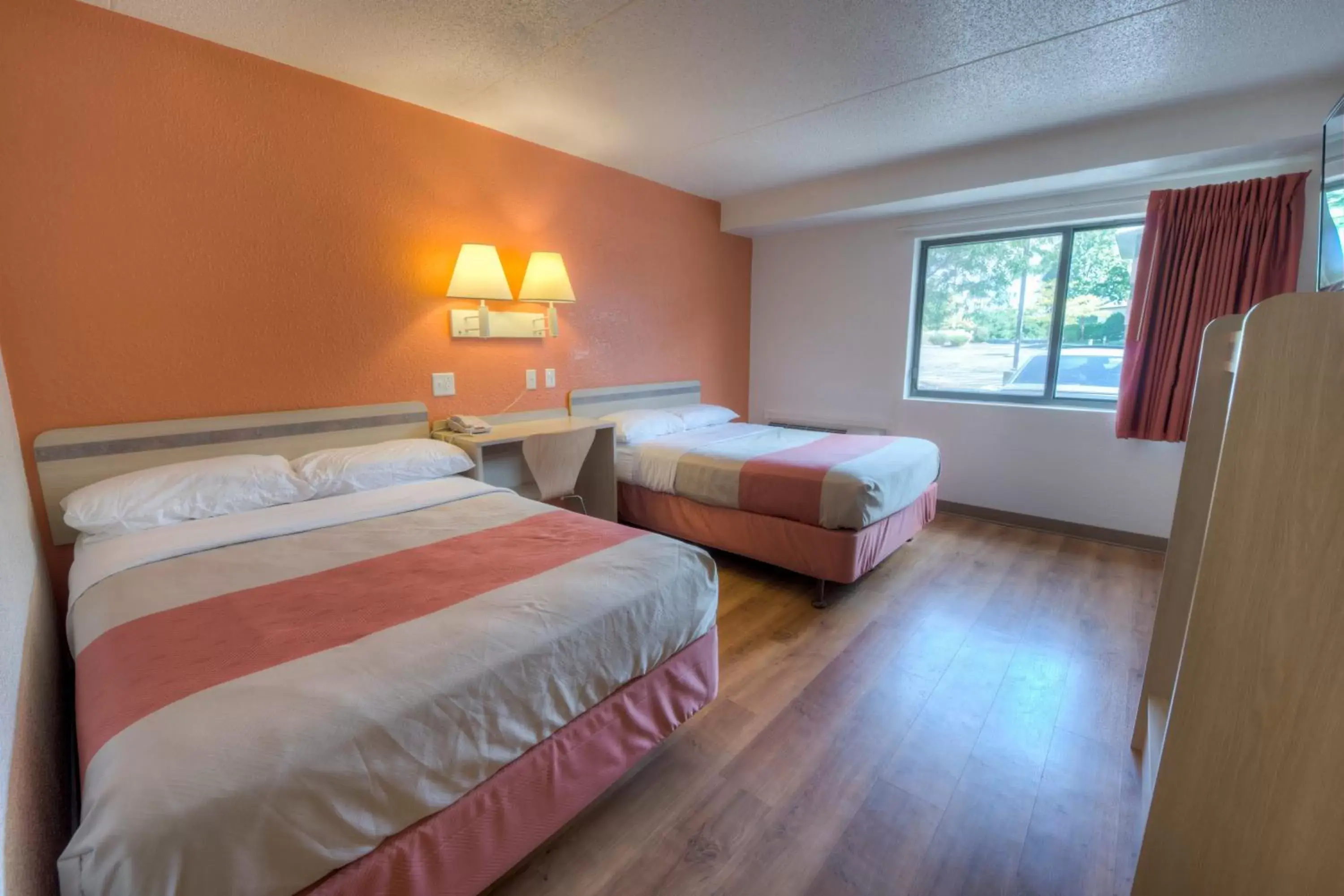 Bed in Motel 6-Branford, CT - New Haven