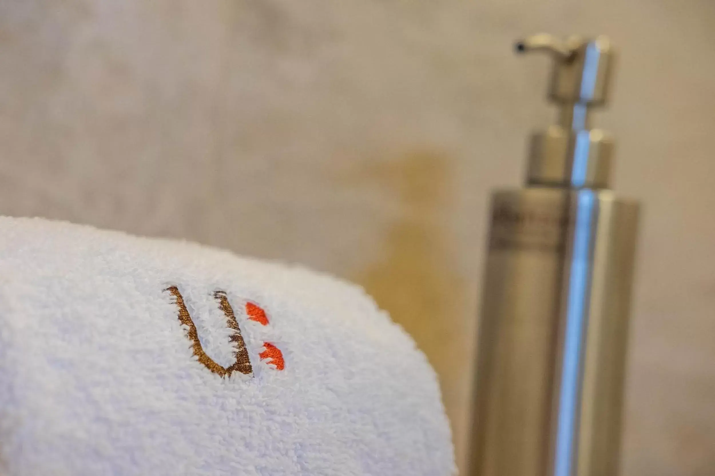 Bathroom, Property Logo/Sign in Urban Suites Recoleta Boutique Hotel