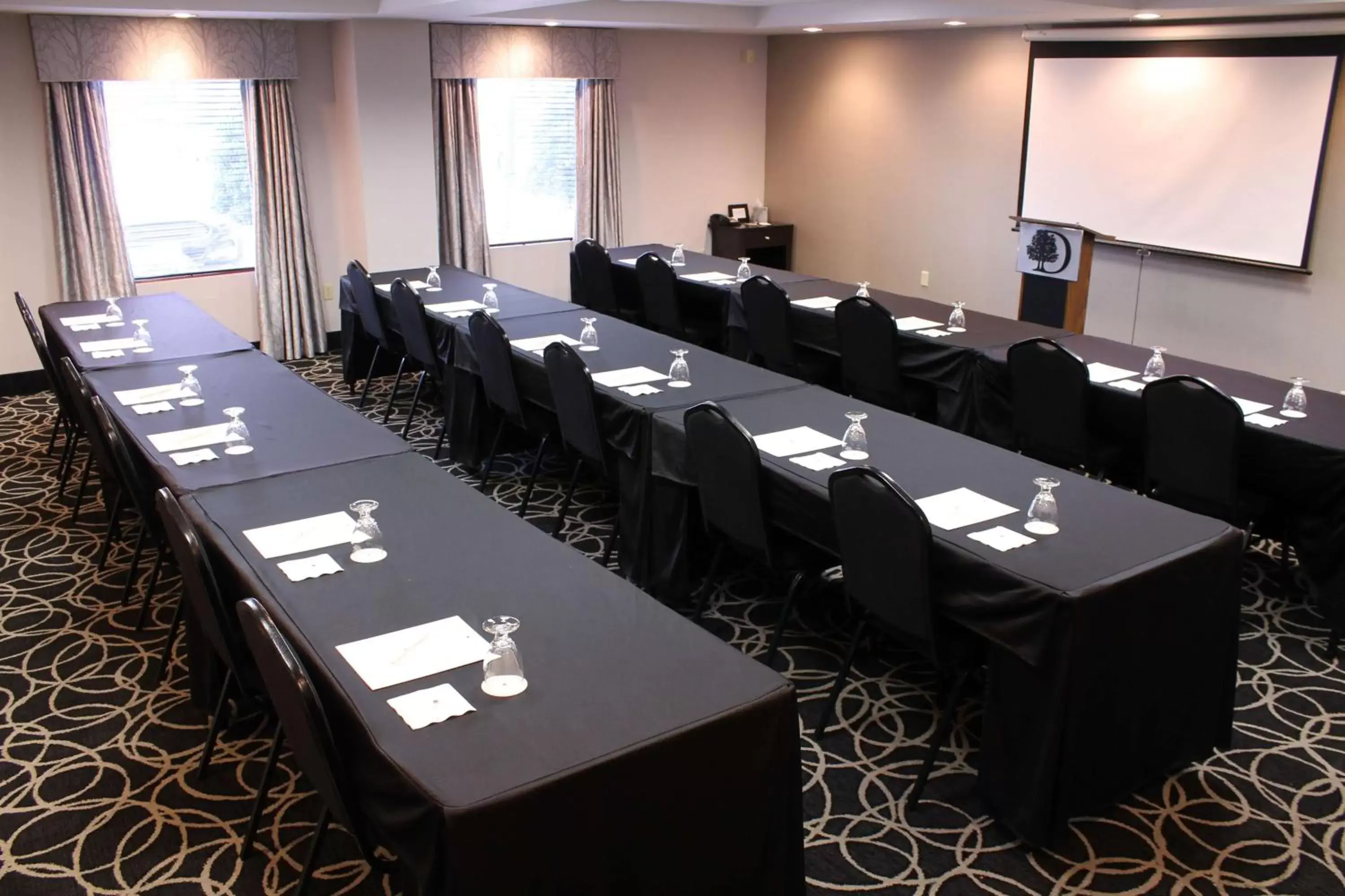 Meeting/conference room in DoubleTree by Hilton Springdale