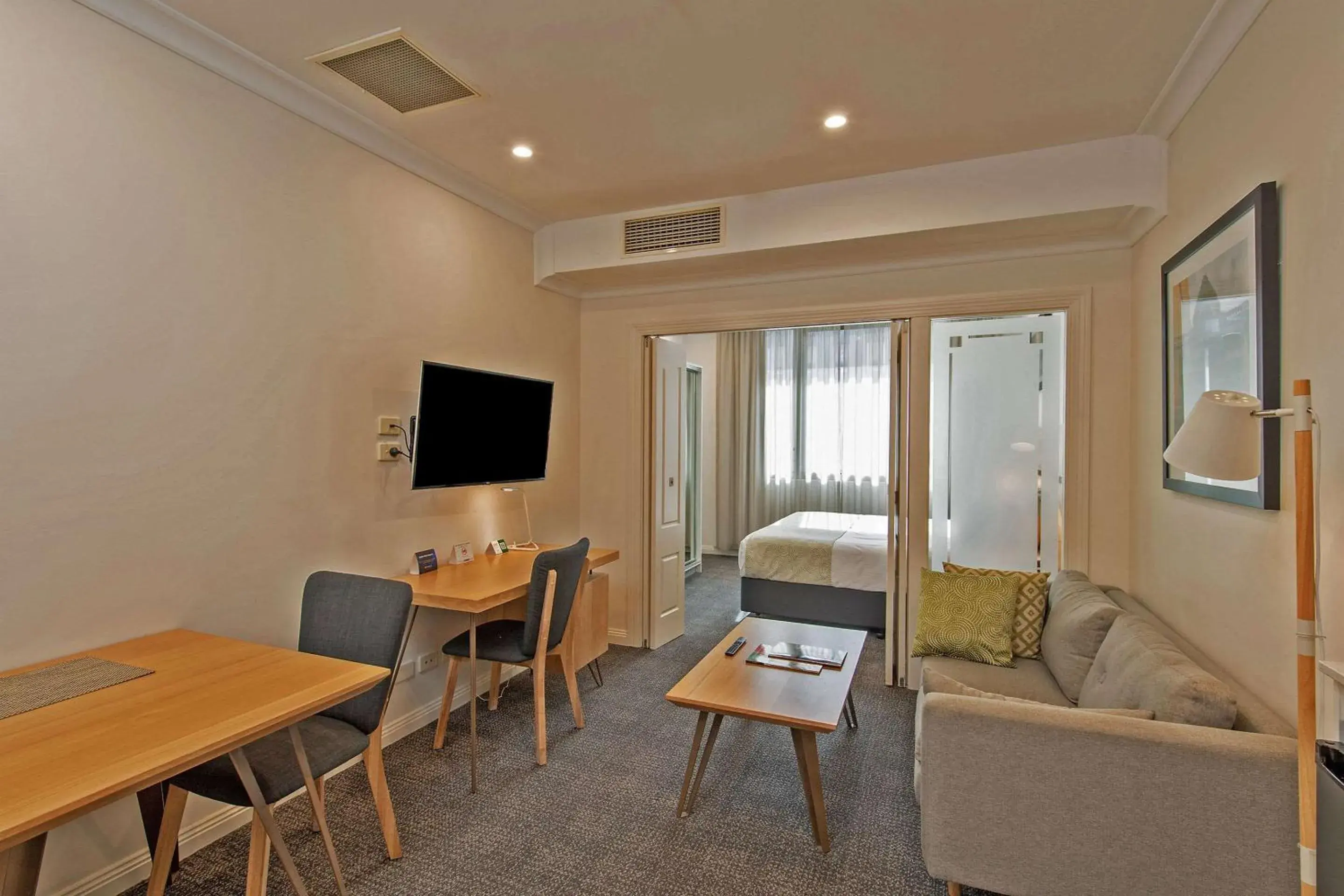 Photo of the whole room, Seating Area in Quality Apartments Adelaide Central